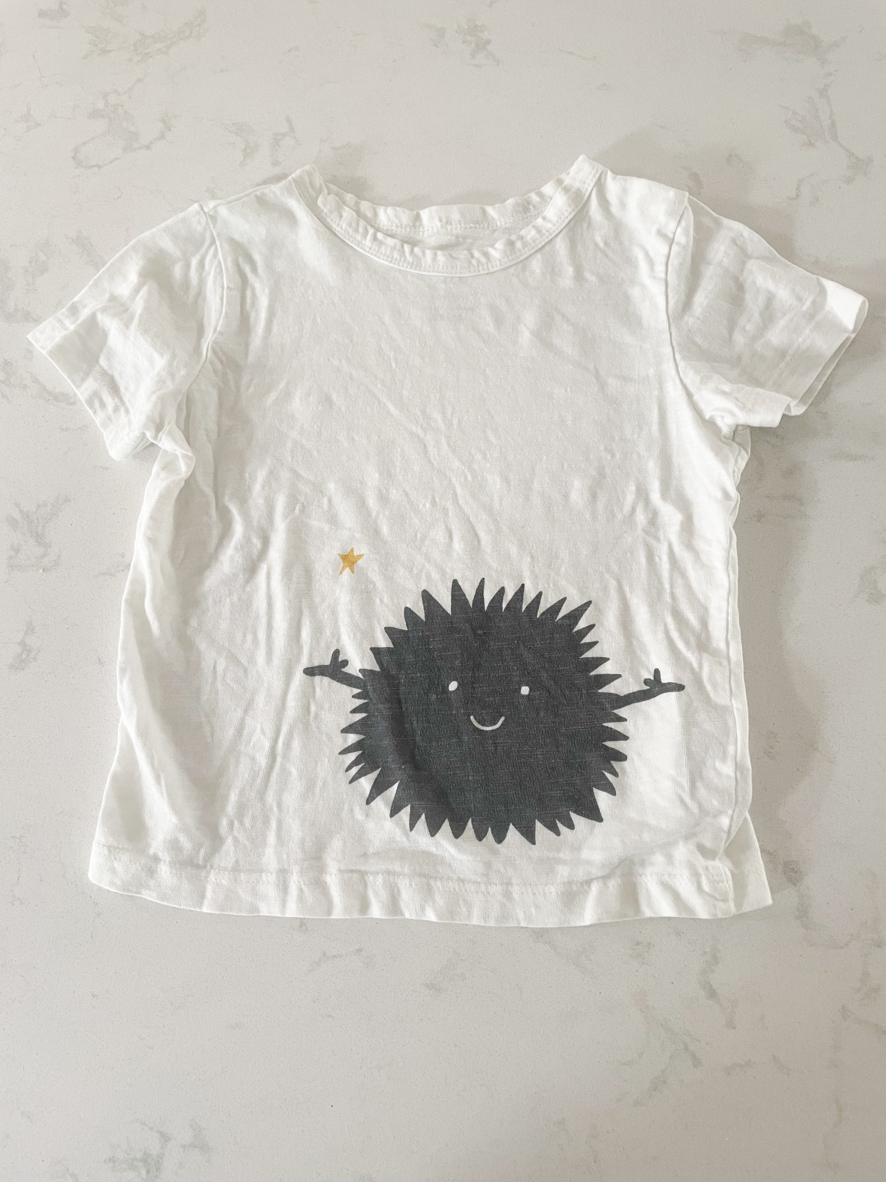 Rise Little Earthling- 3-4Y- VGUC- white t shirt