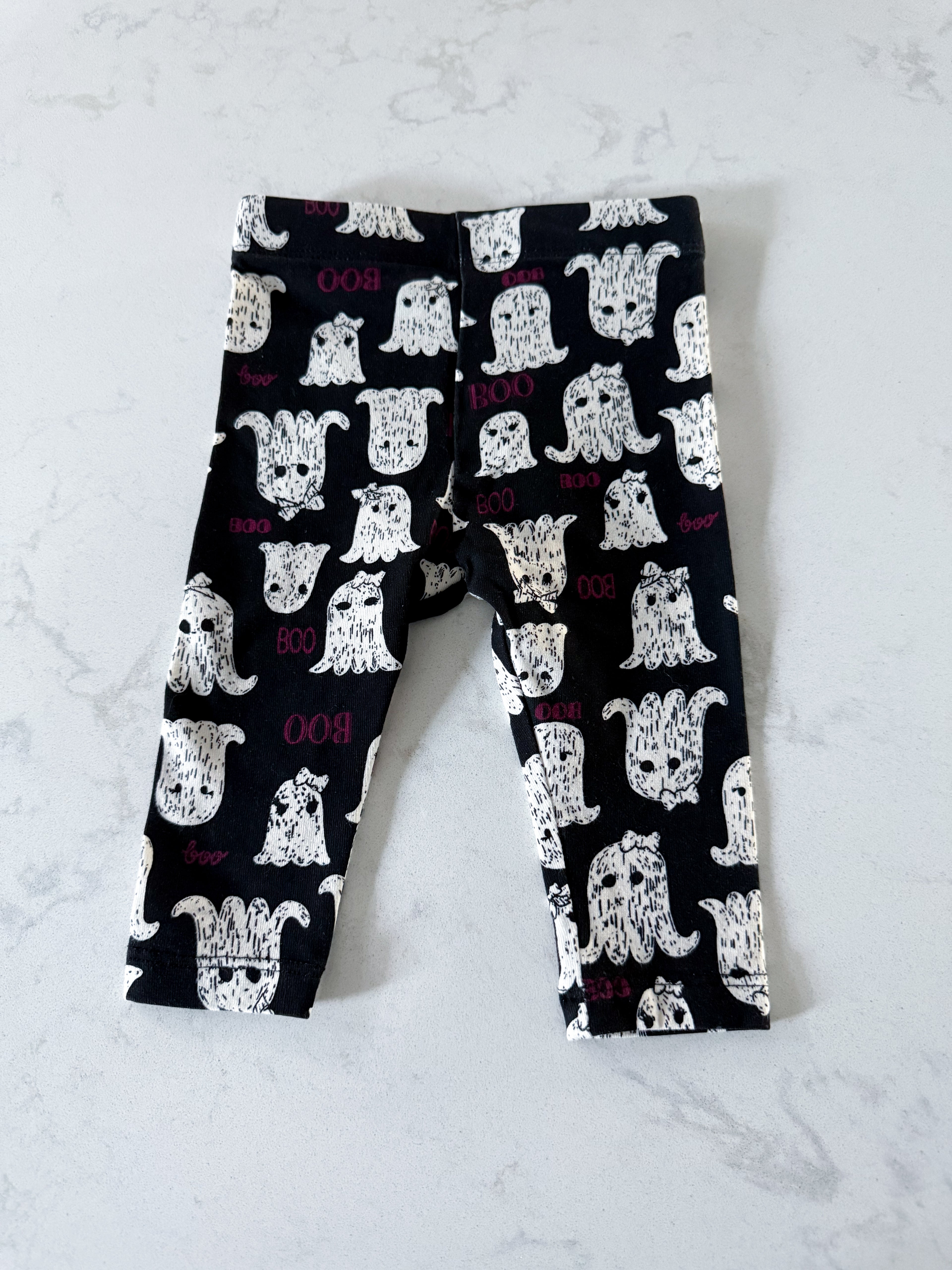 Joe Fresh- 3-6m- EUC- black leggings with ghosts wearing bows