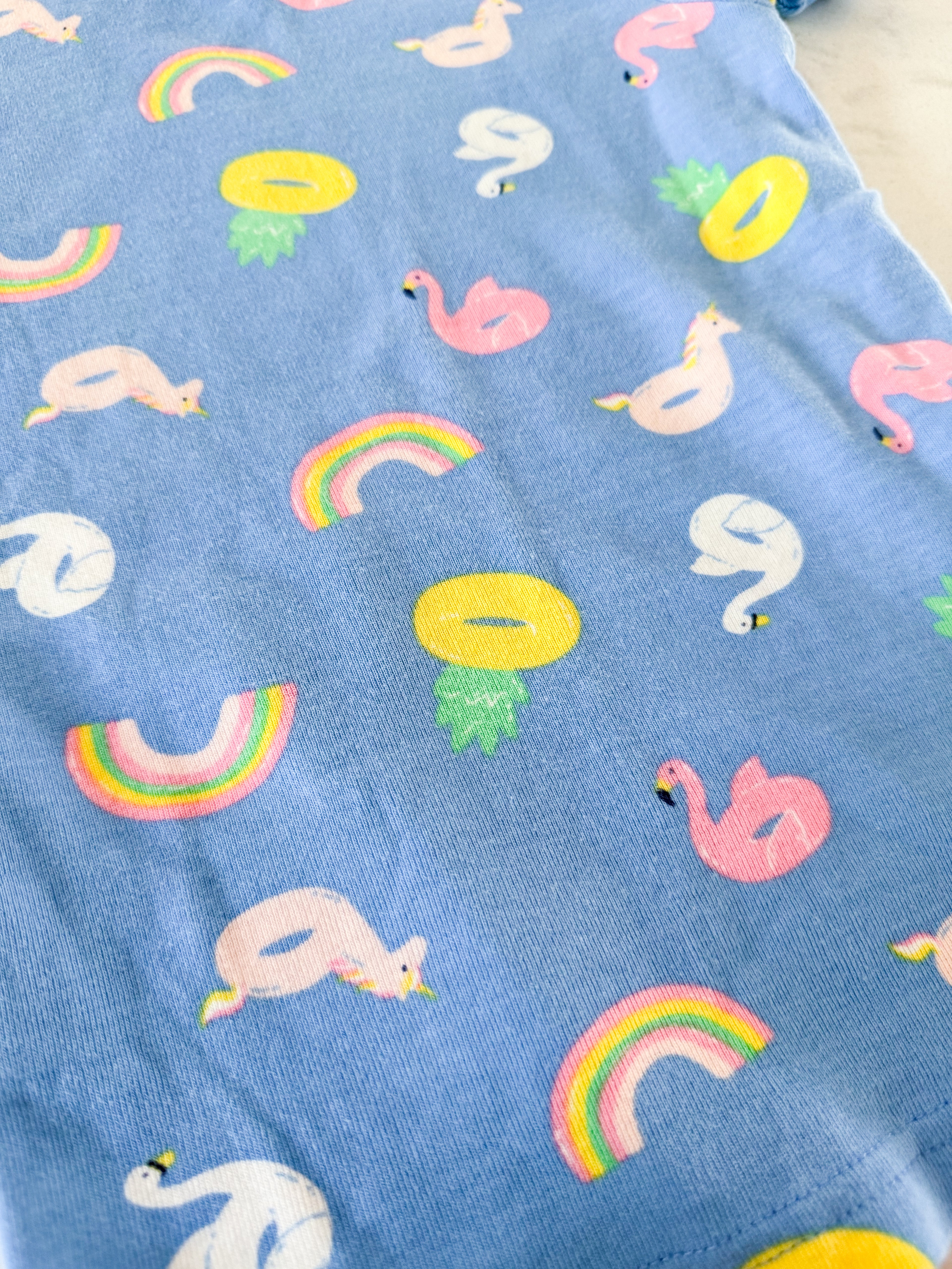 Old Navy- 5T- VGUC- blue two piece short sleeve jammies with pool floatie pattern