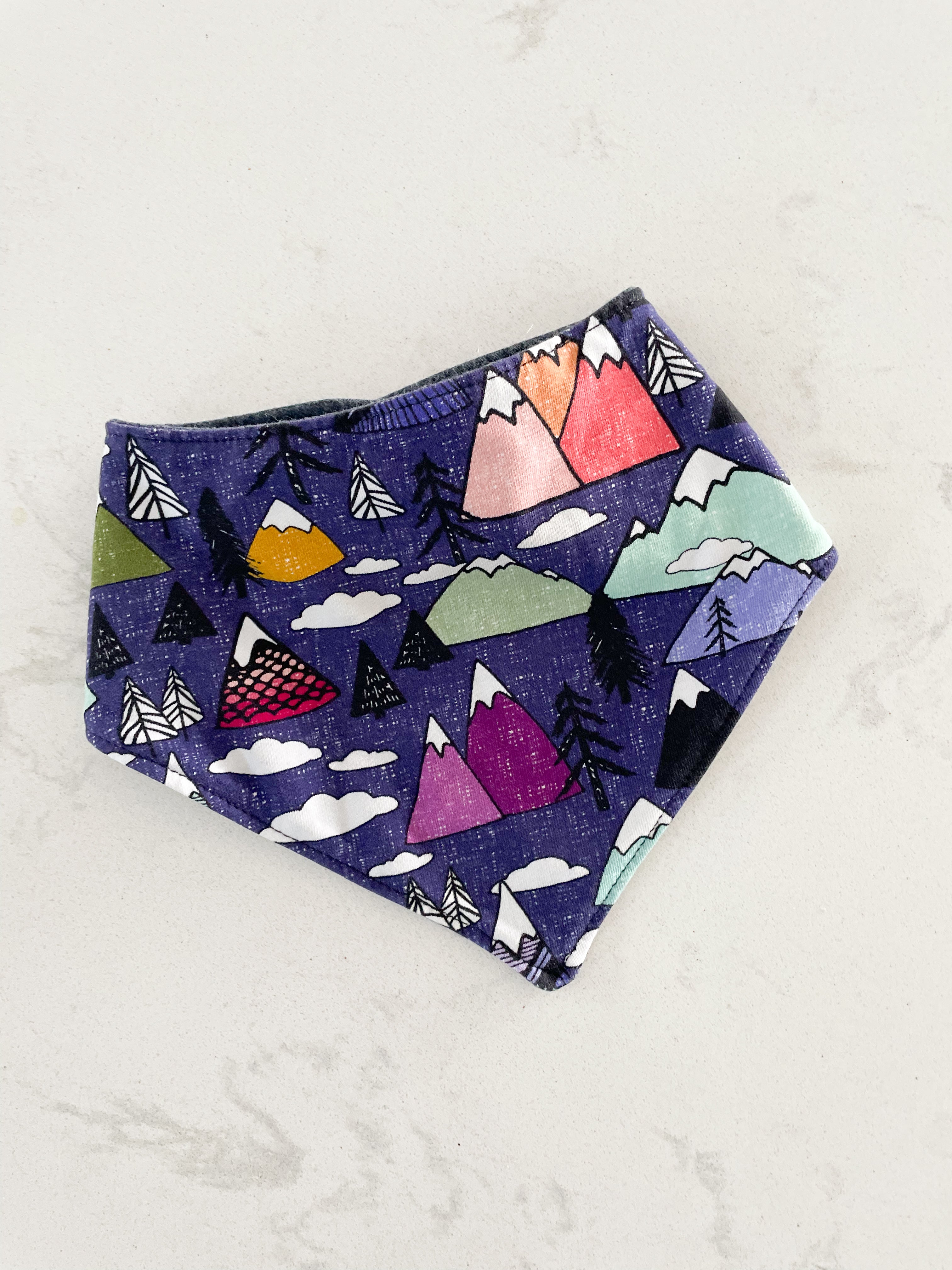 Homemade- VGUC- drool bib- colourful mountains