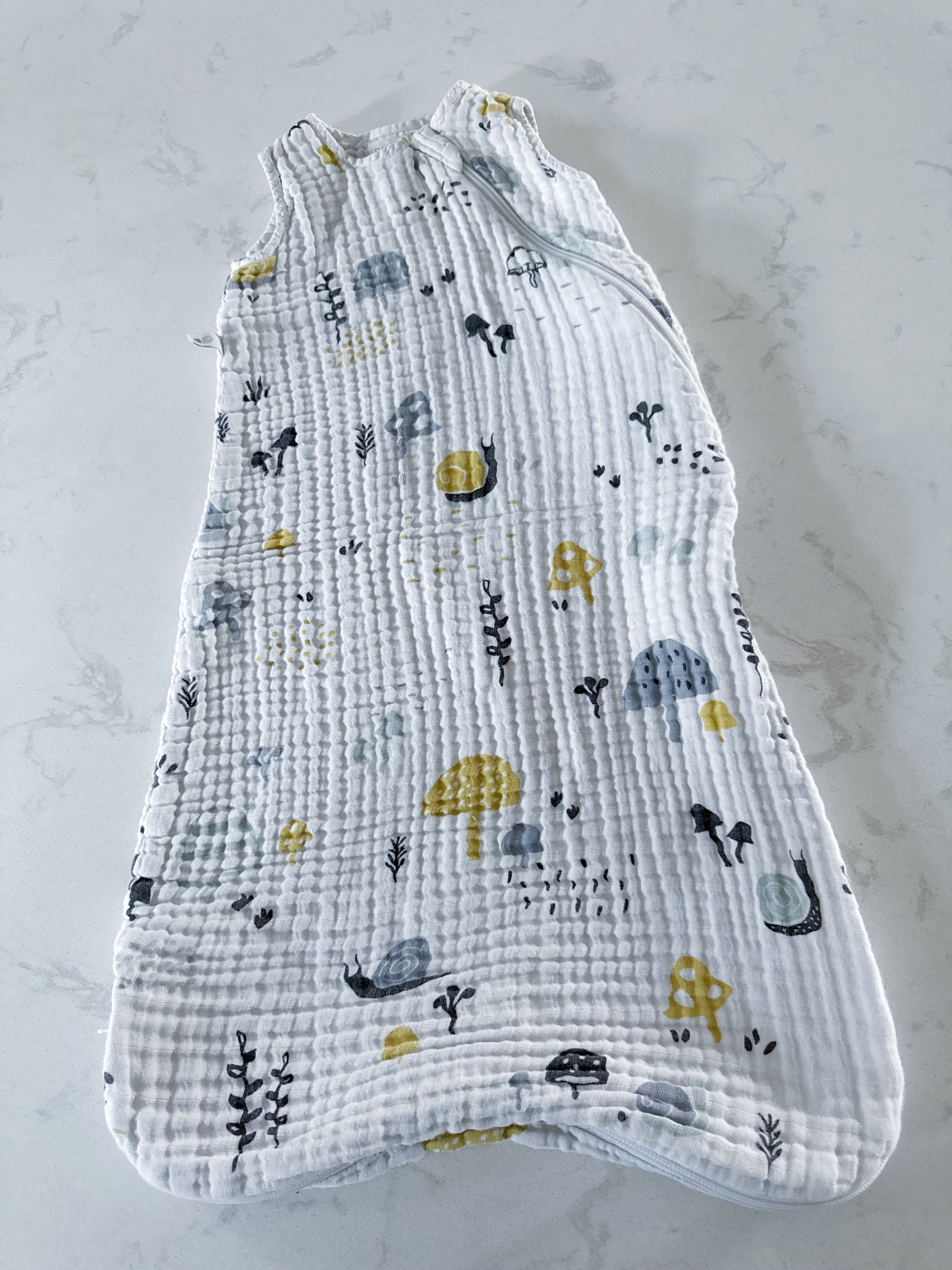 Perlim pinpin- 0-6m- 0.7 tog- white muslin sleep sack with woodland pattern