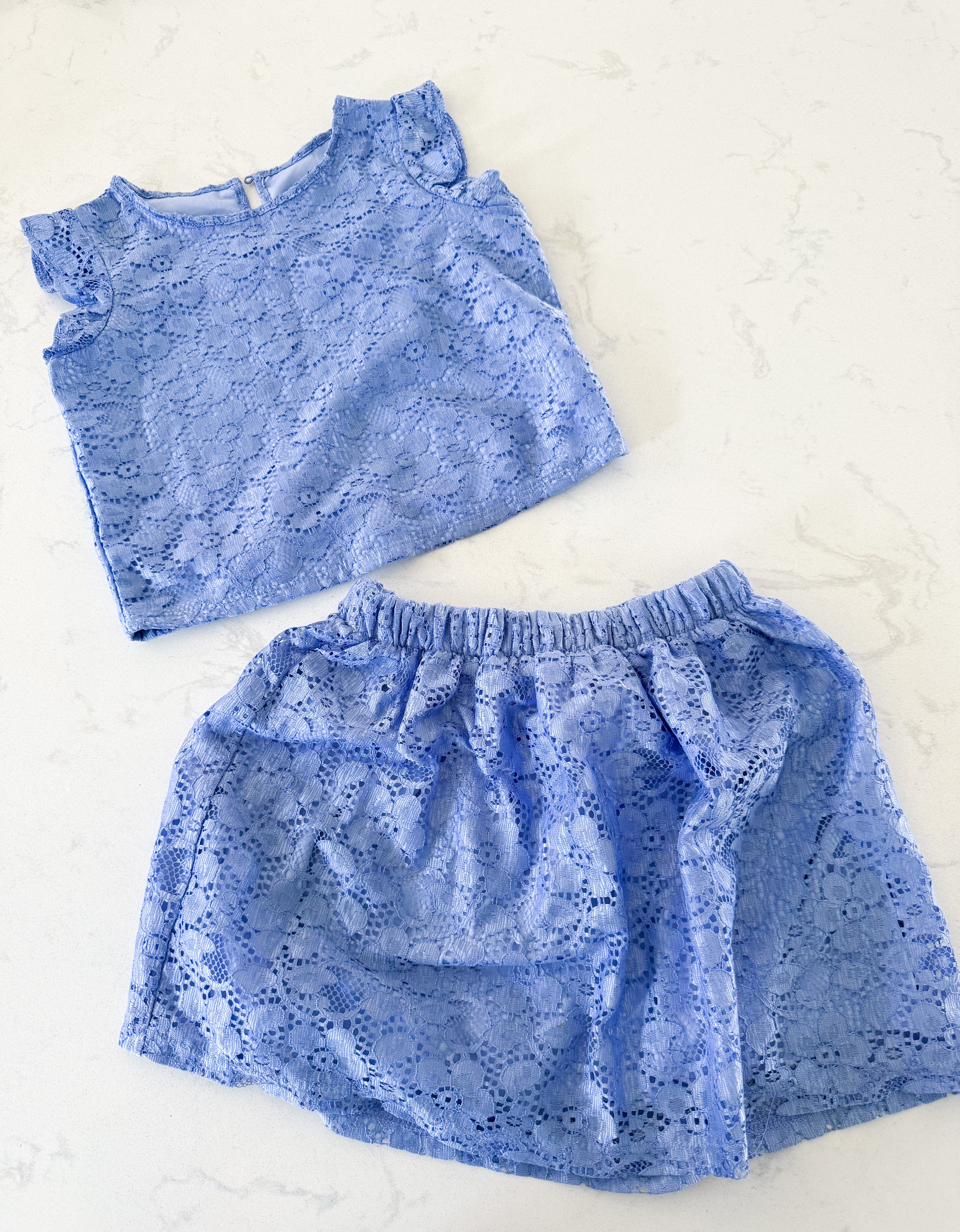 H&M- 3-4T- VGUC- blue lace skirt and top two piece set