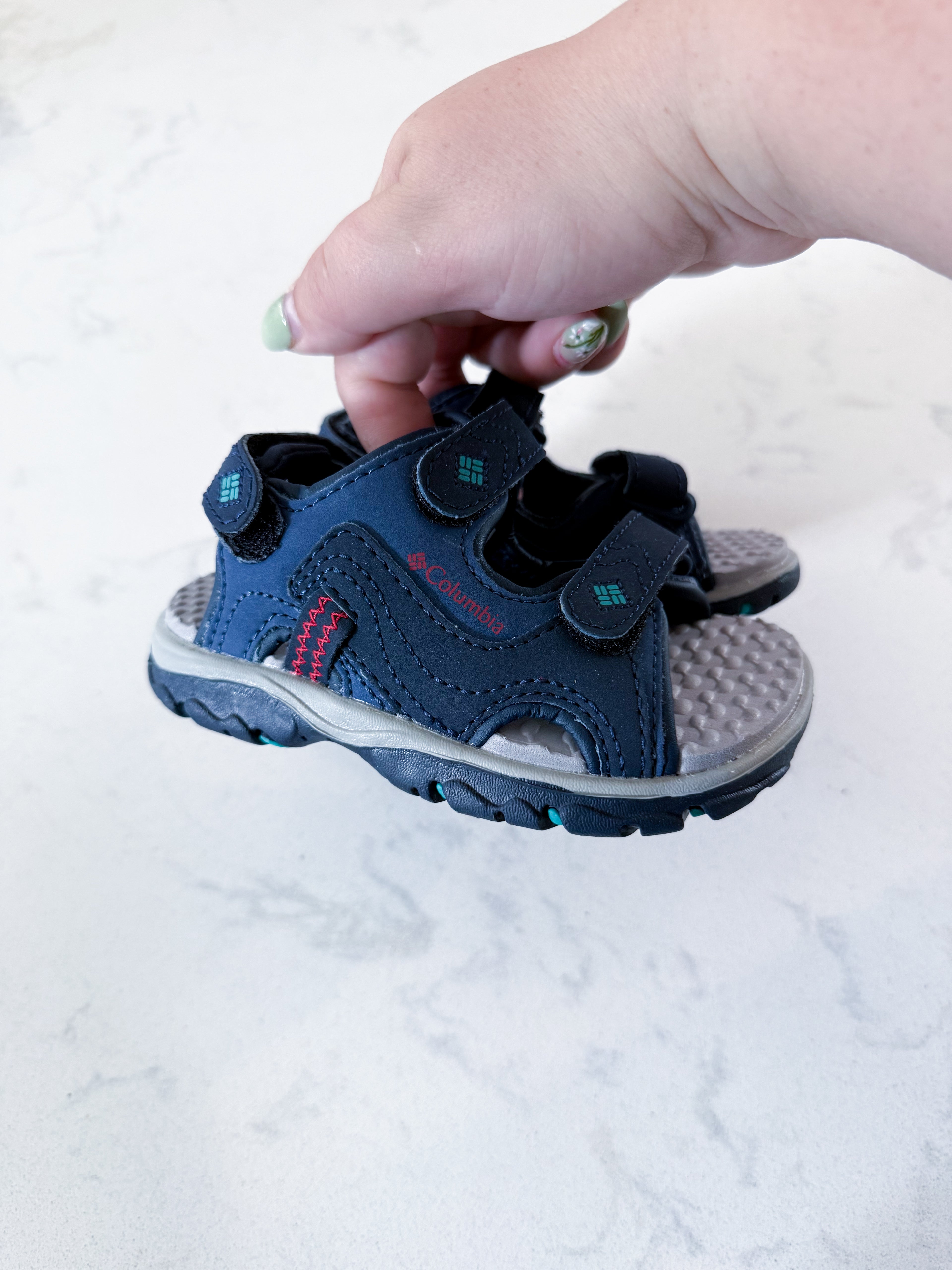 Columbia- 6C- BNWT- Velcro strap  sandals