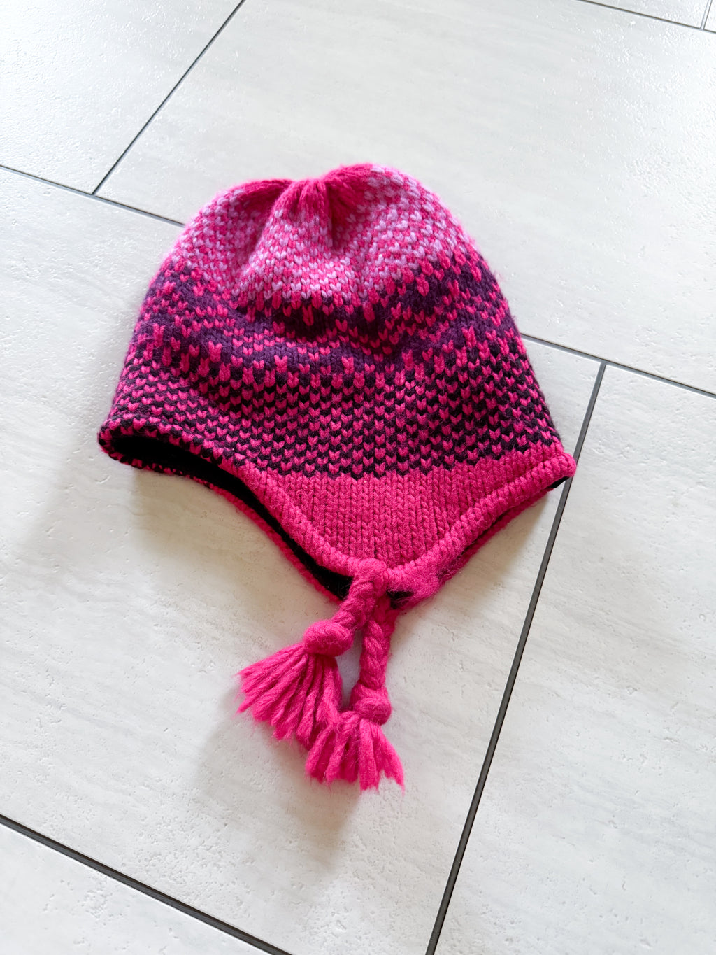 Kombi- kids toque- GUC- bright pink knit winter hat
