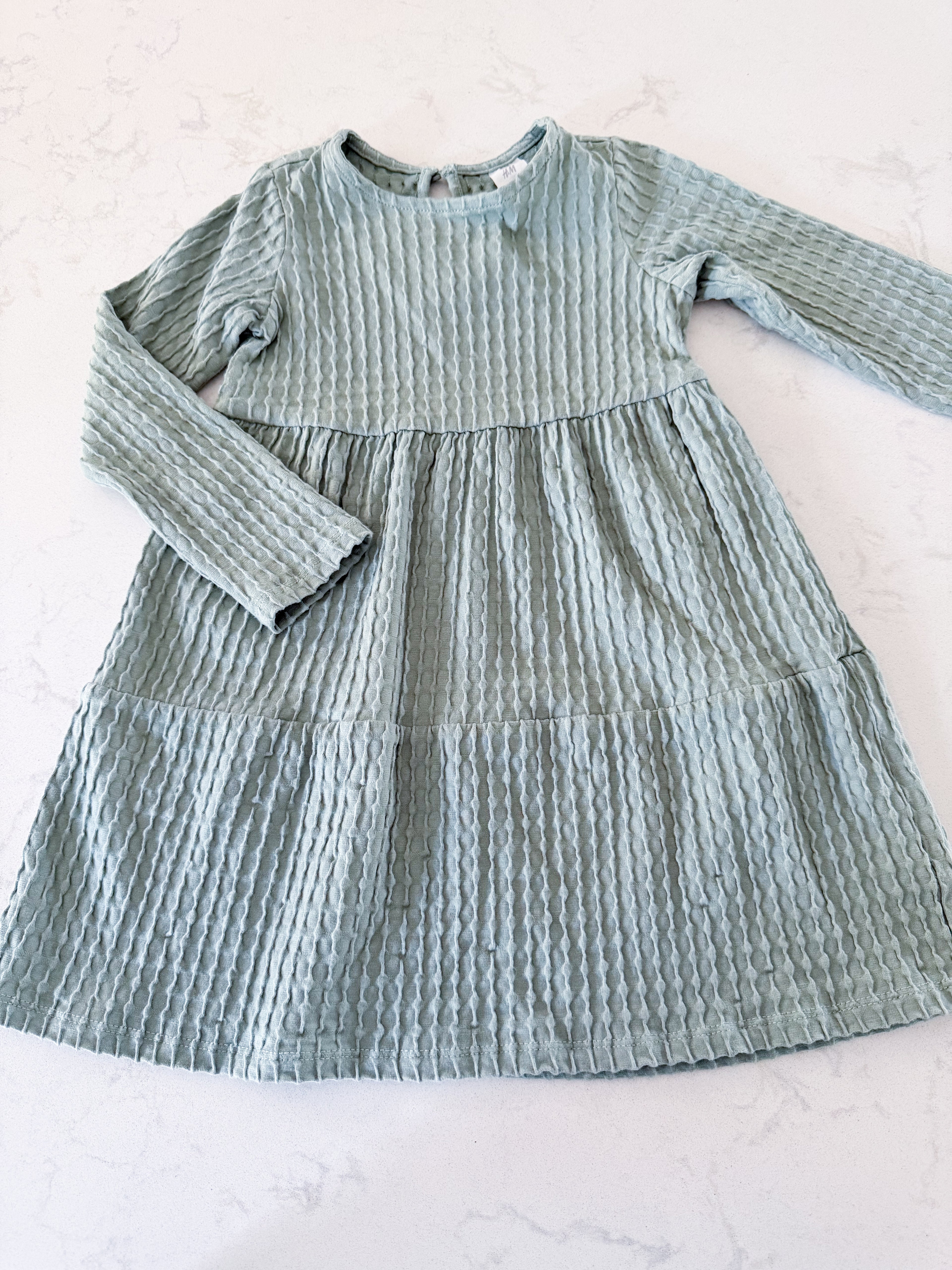 H&M- 2T- VGUC- mint green waffle knit long sleeve dress