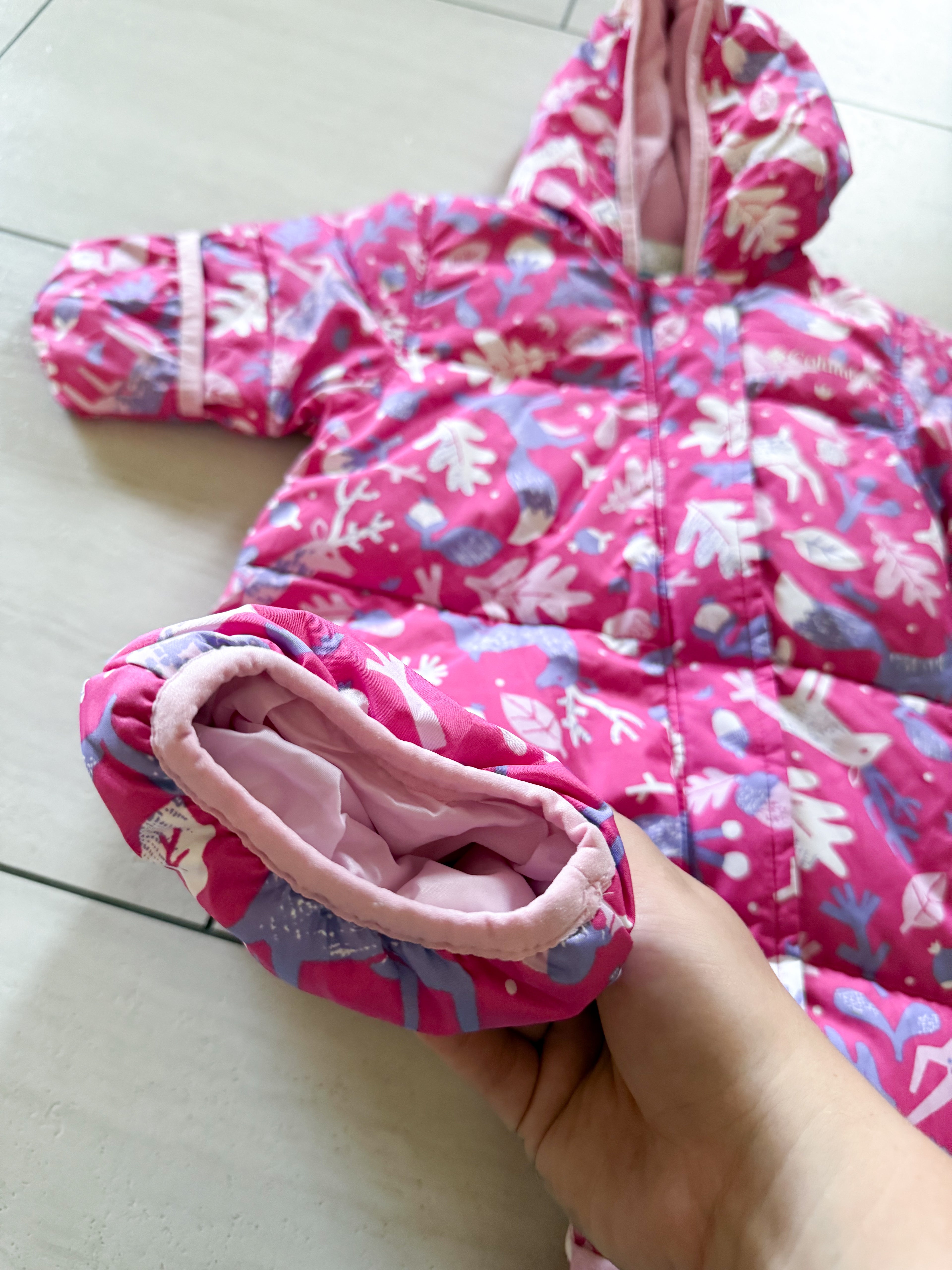 Columbia- 0-3m- VGUC- pink snowsuit
