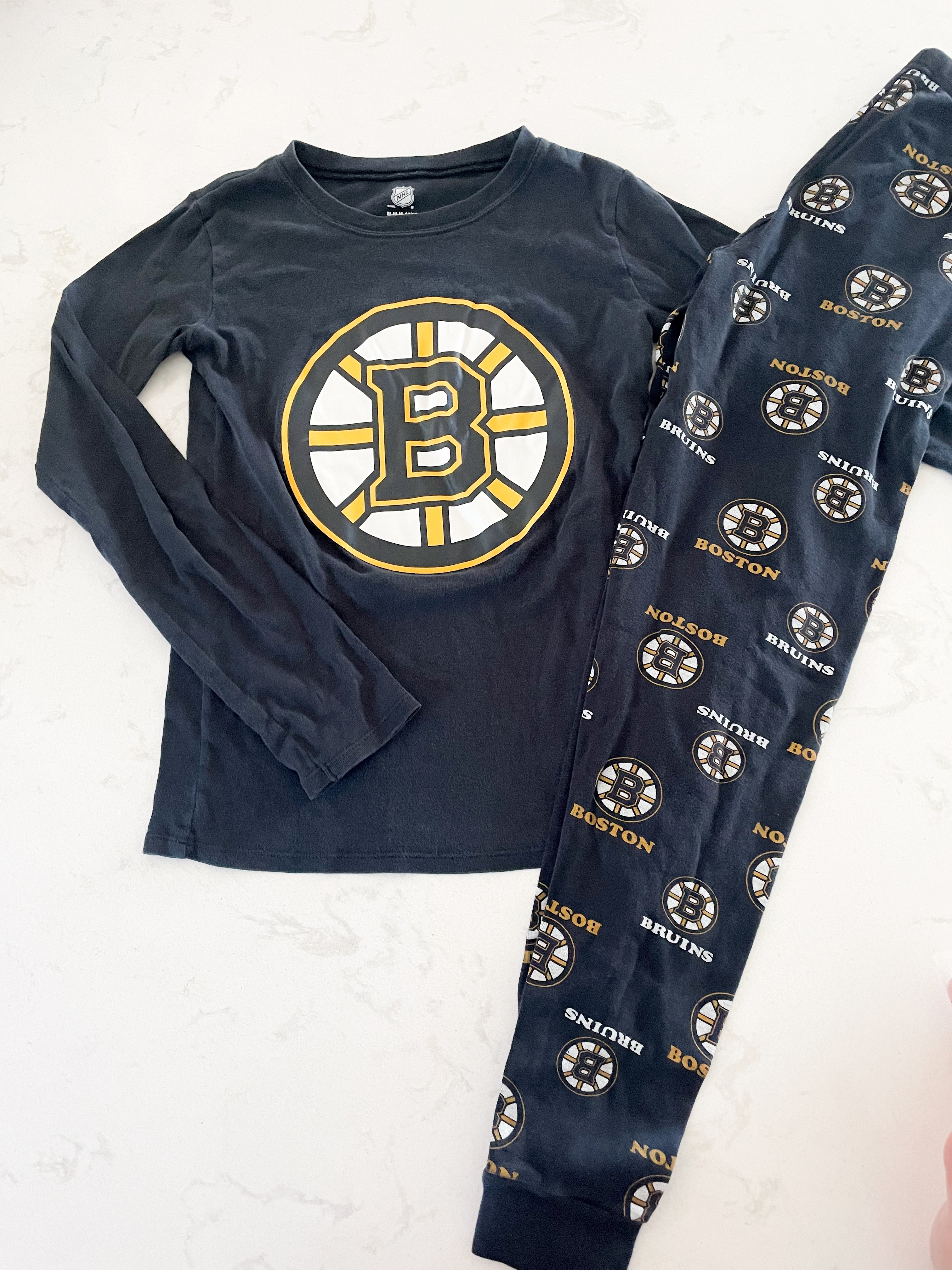NHL- 10-12Y- PLAY- black long sleeve long pants pajamas Boston Bruins