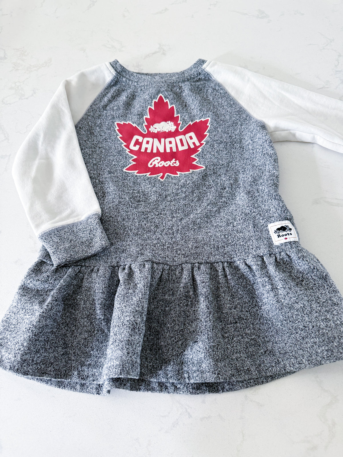 Roots-4T-VGUC- Grey speckled sweater dress with white sleeves and red logo