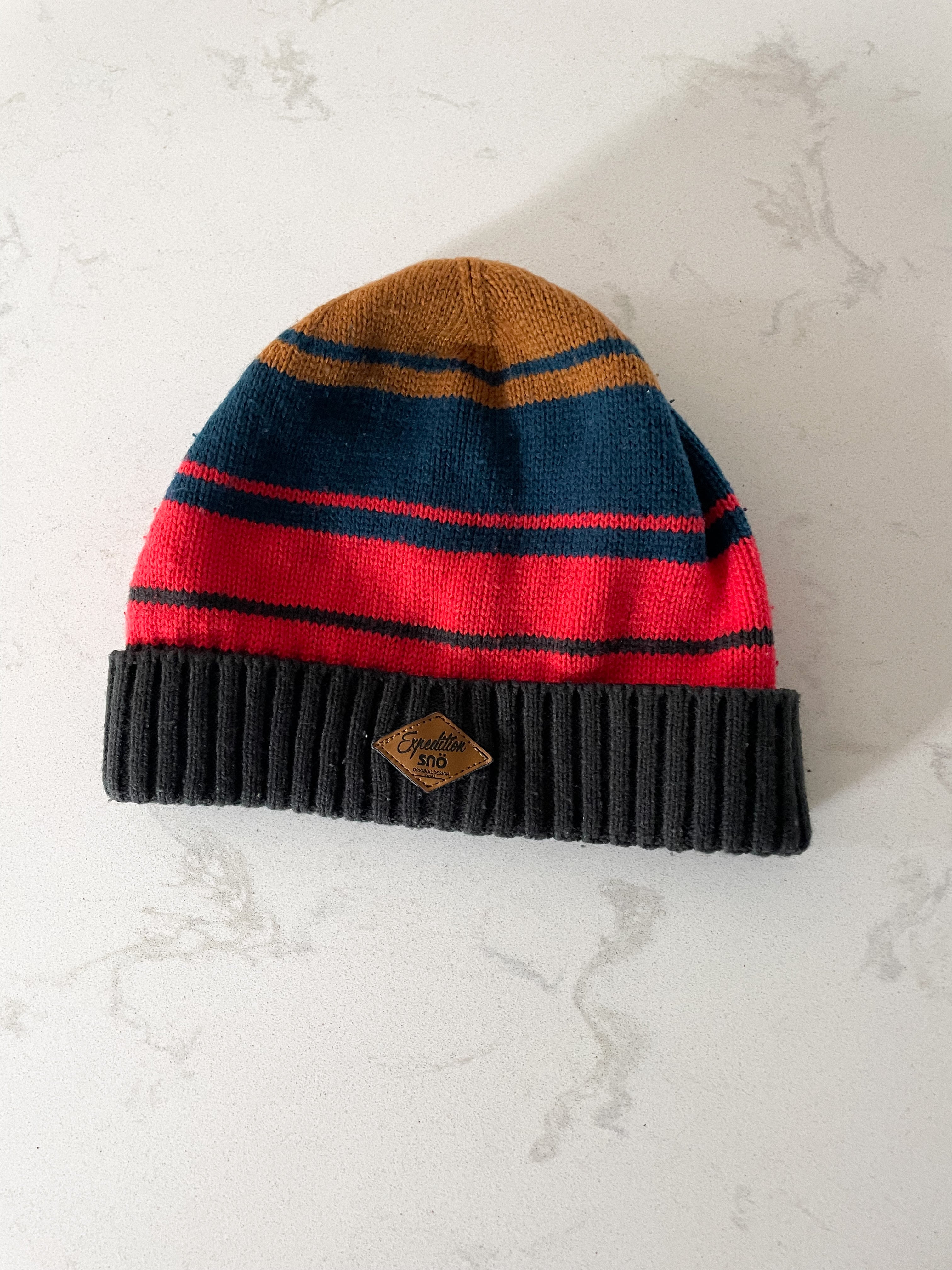 Sno- kid- GUC- knit winter hat striped