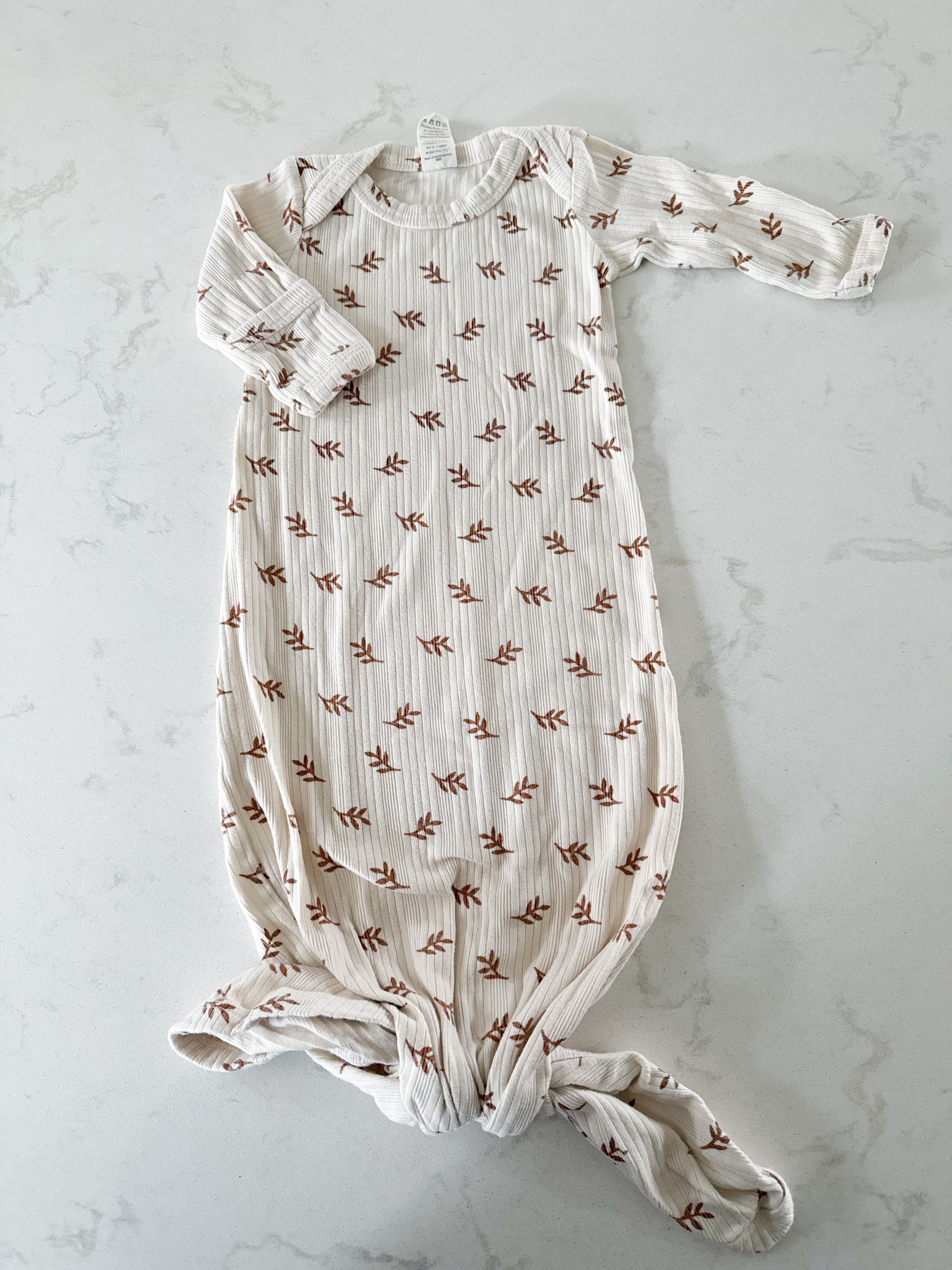 Kate Quinn- 0-3m- GUC- cream ribbed sleep gown with brown leaves