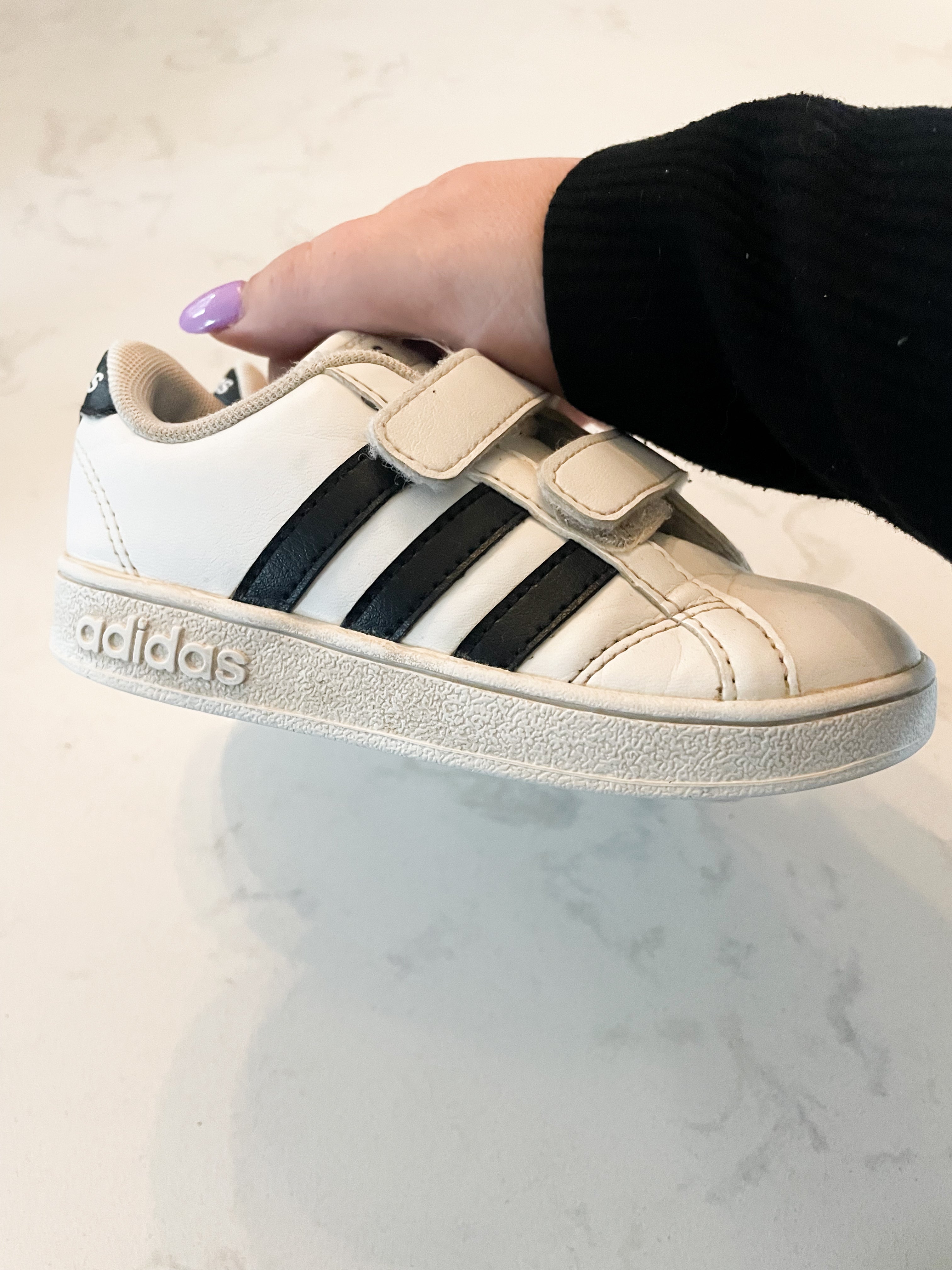 Adidas-8C-PLAY- White velcro shoes with black stripes