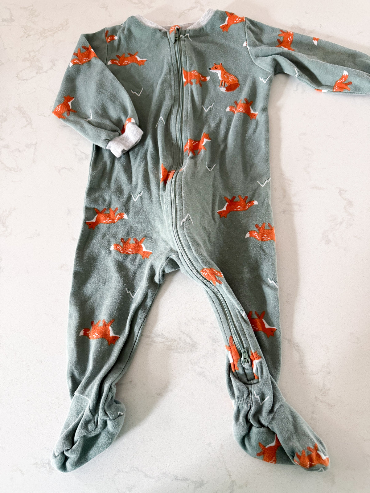 Pekkle- 9m- PLAY- green footie pajamas with fox pattern and embroidered fox
