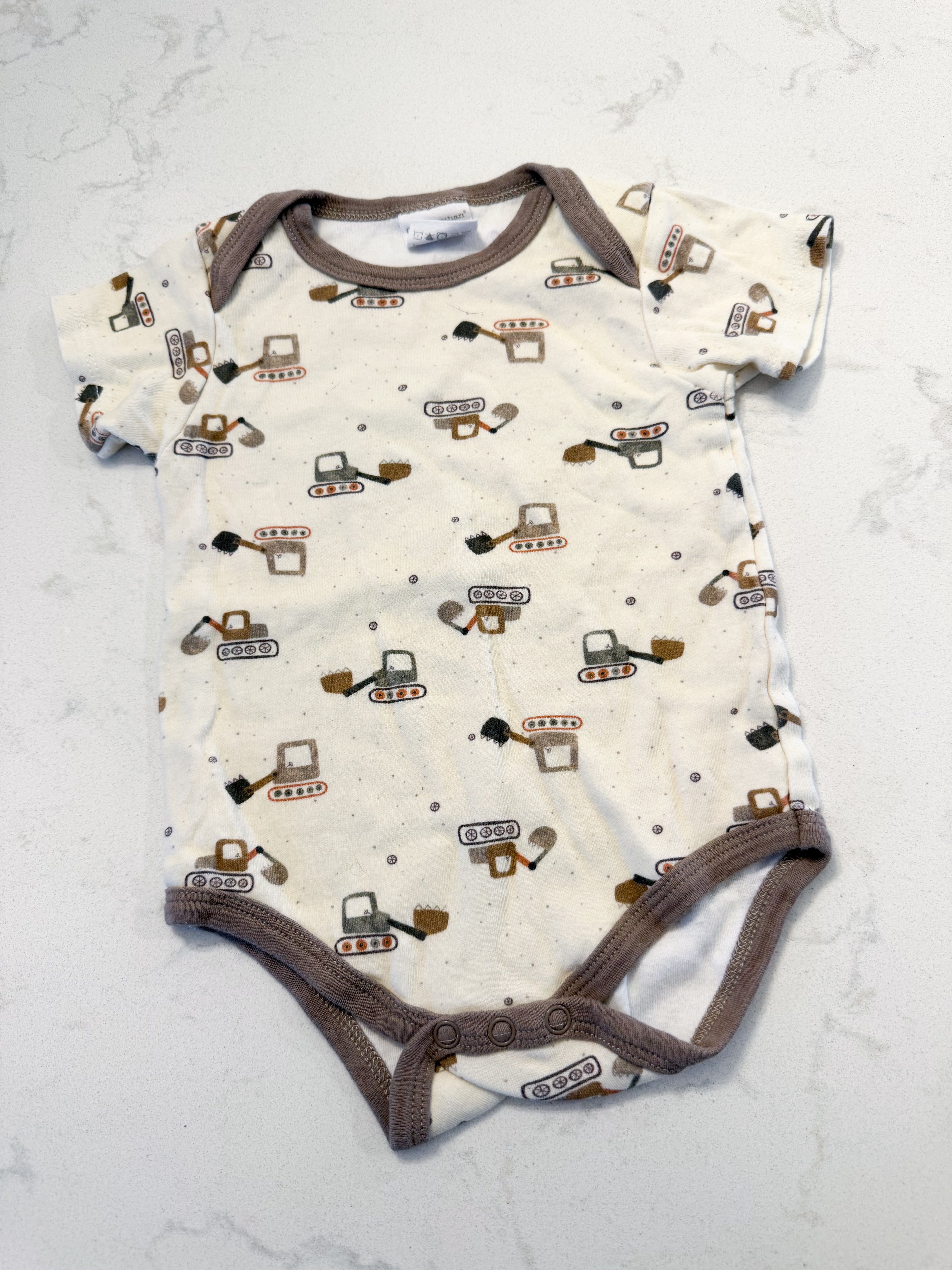 Chloe+Ethan- 9-12m- GUC- short sleeve bodysuit with neutral tones and construction pattern