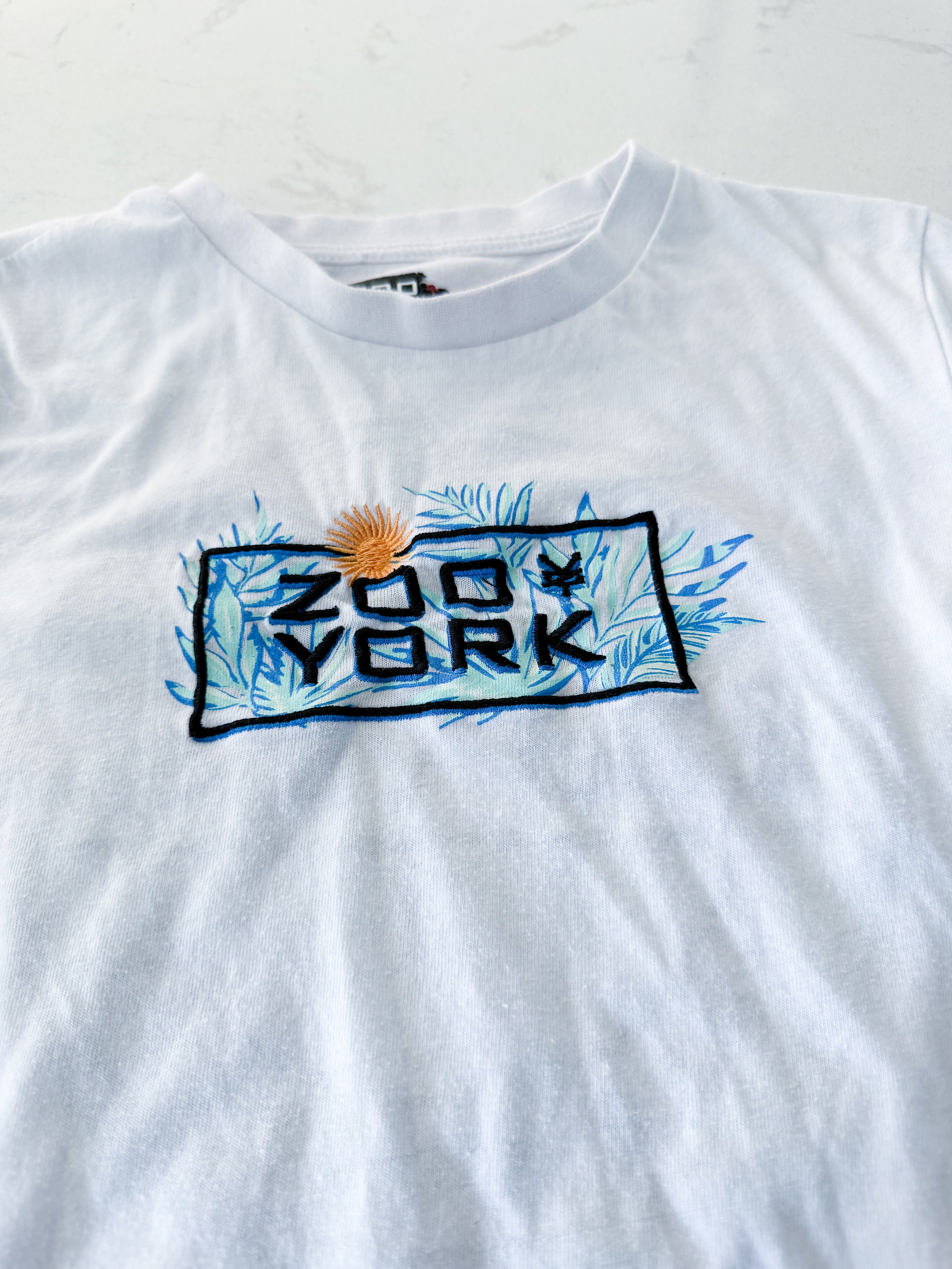 Zoo York- 14Y- PLAY- white t shirt with embroidered Zoo York logo