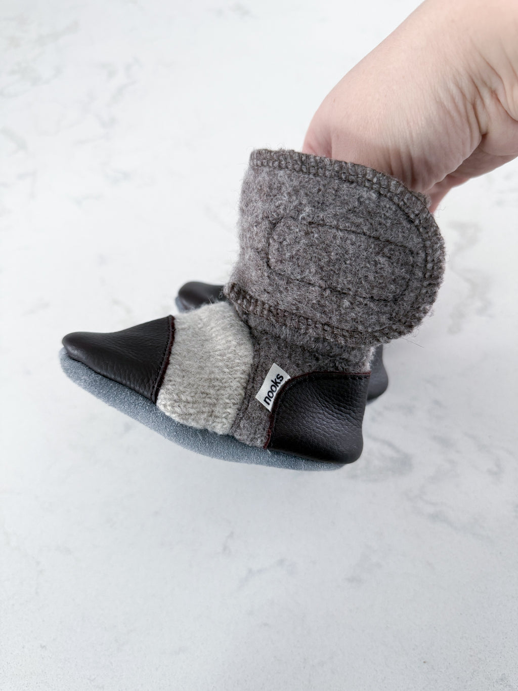 Nooks- 4 (6-12m)- VGUC- felted wool booties light brown shades