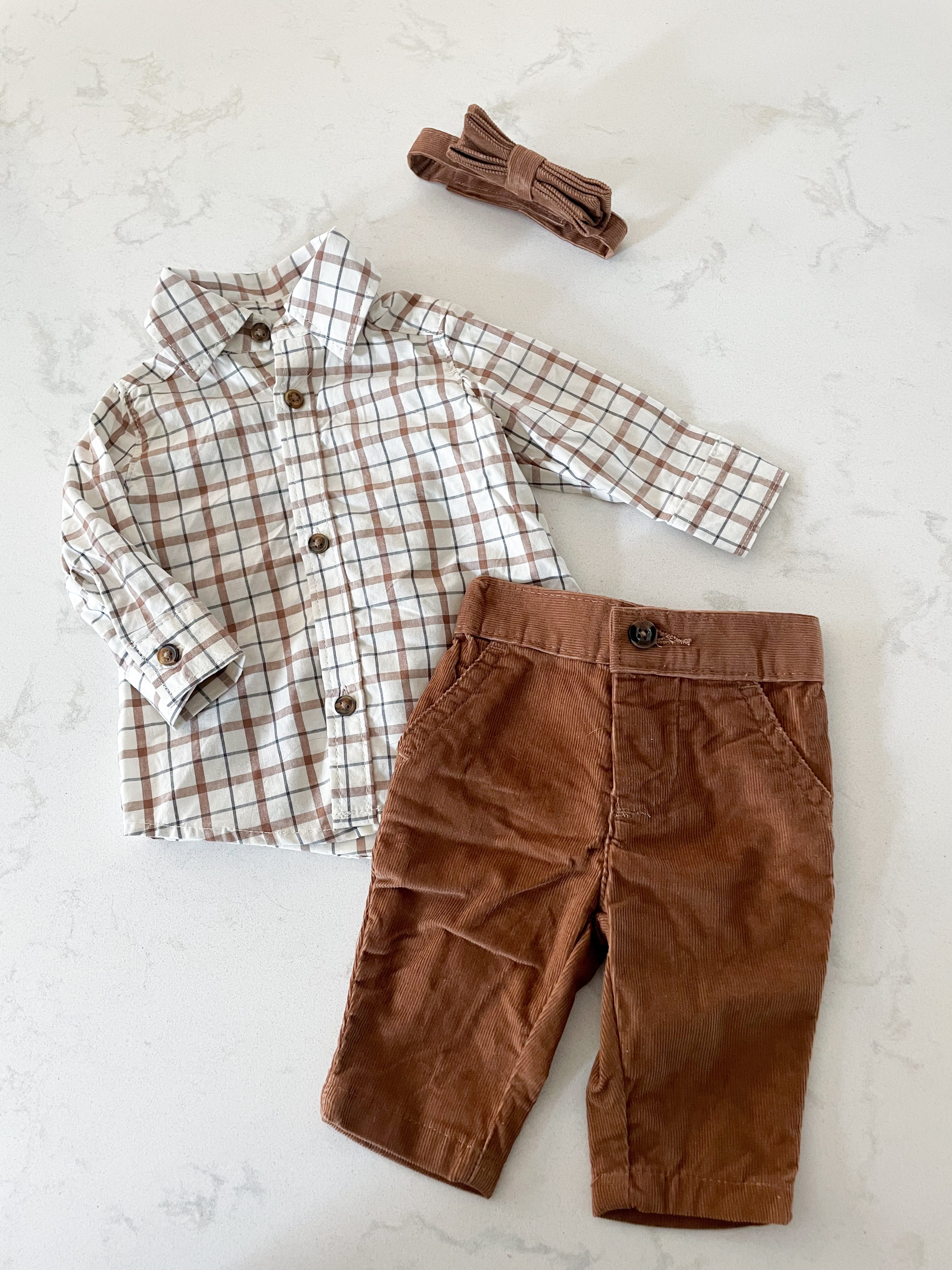 Carters- newborn-VGUC- brown and white plaid dress shirt pants and bow tie set