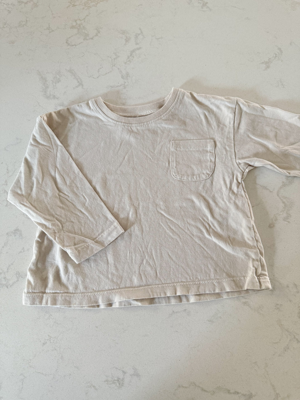 Zara-9-12m- GUC- cream long sleeve shirt with pocket