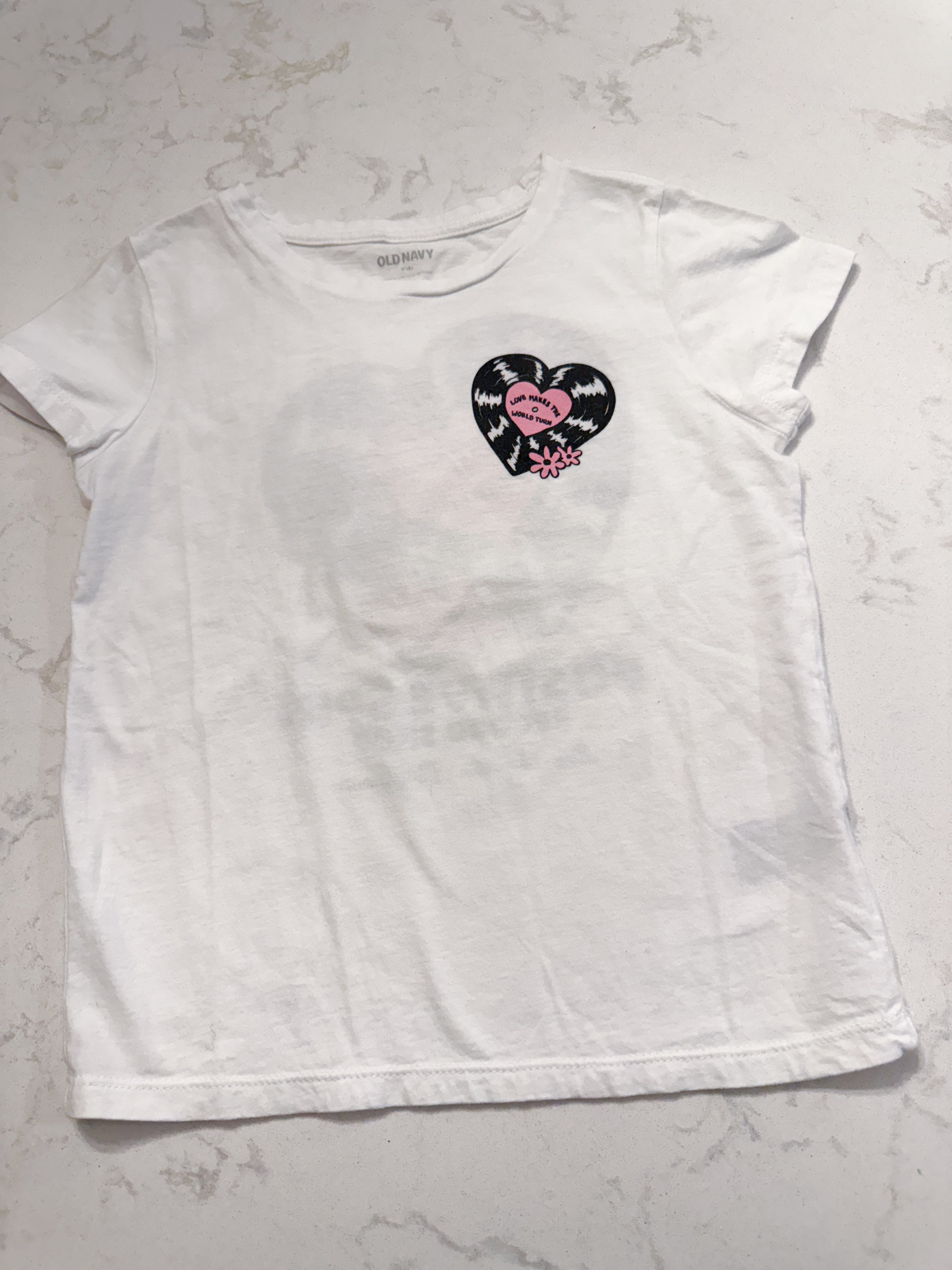 Old Navy- 8Y- GUC- white t shirt with valentines record graphic
