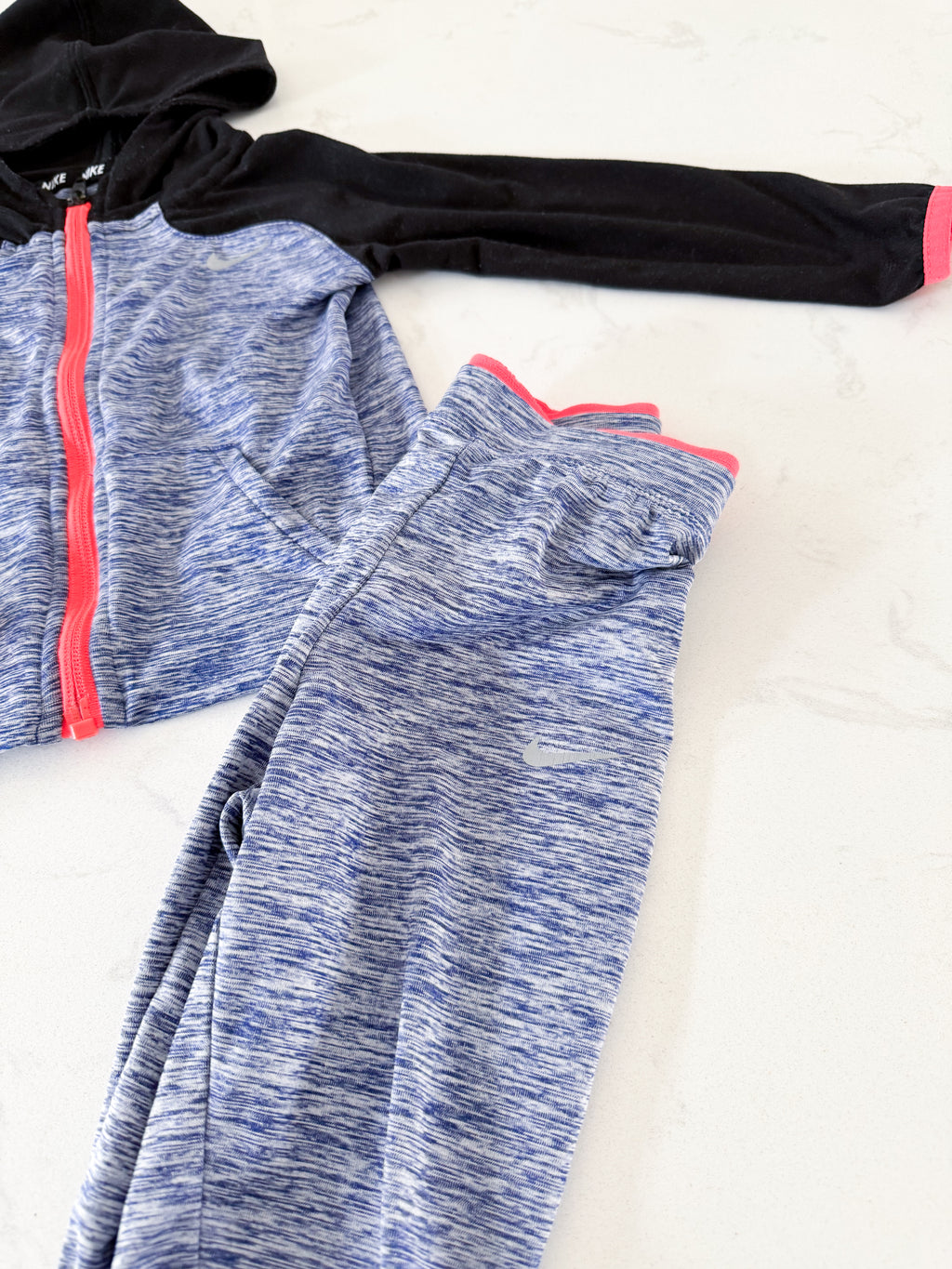 Nike- 12-18m- GUC- blue orange and black two piece athletic set
