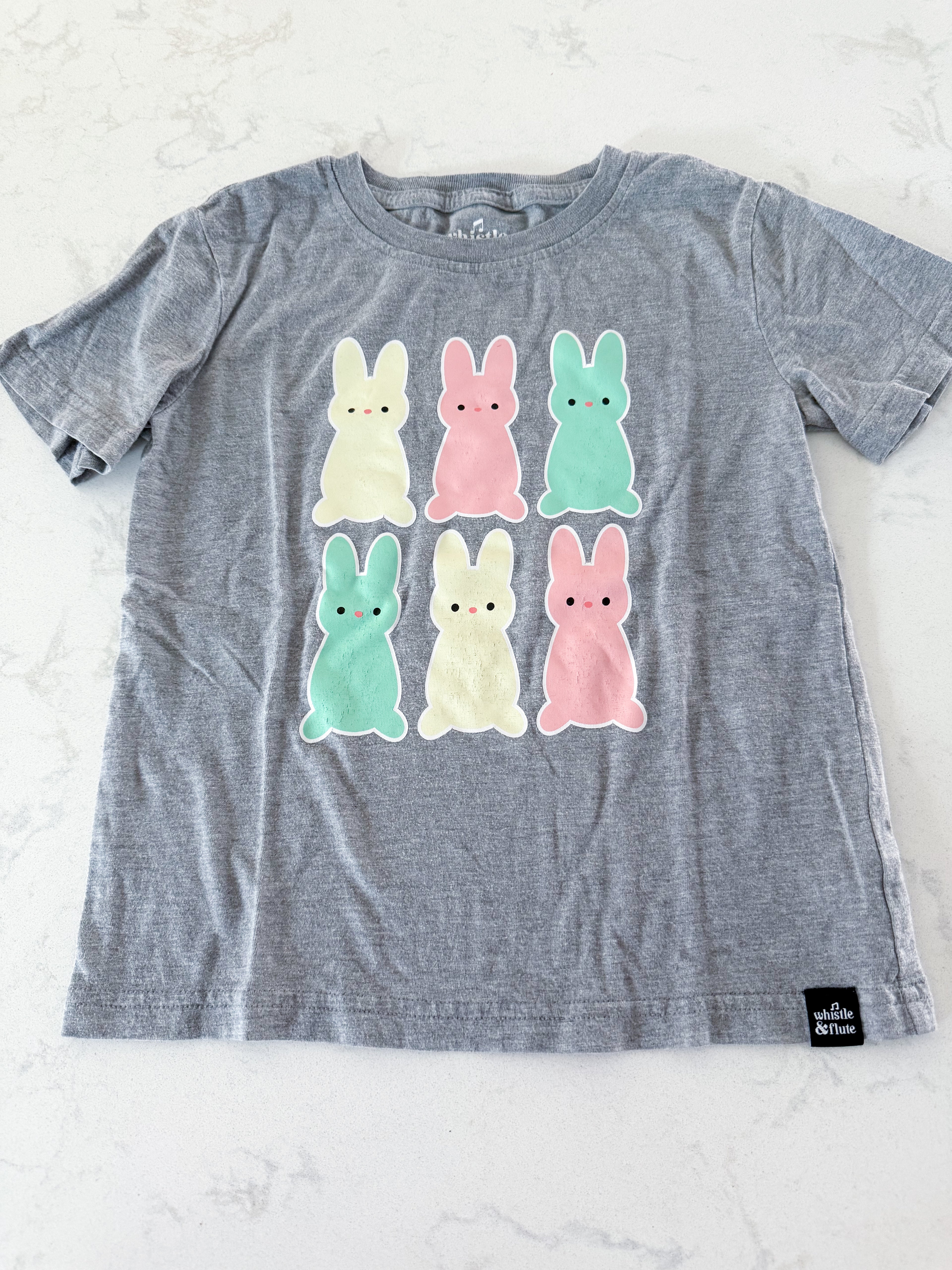 Whistle and Flute- 5-6Y- GUC- grey t shirt with peep bunnies