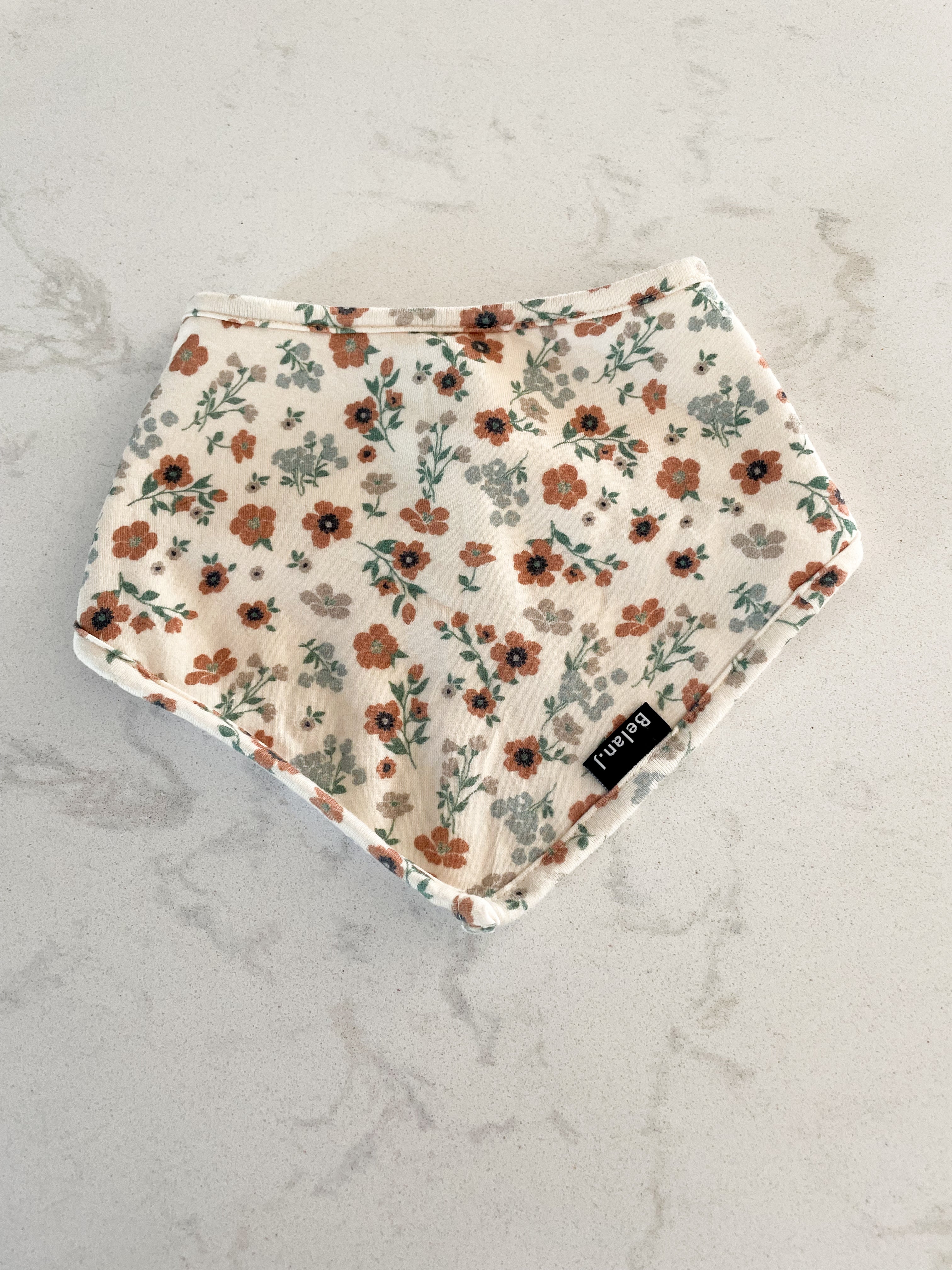 Belan.J-GUC-beige floral drool bin