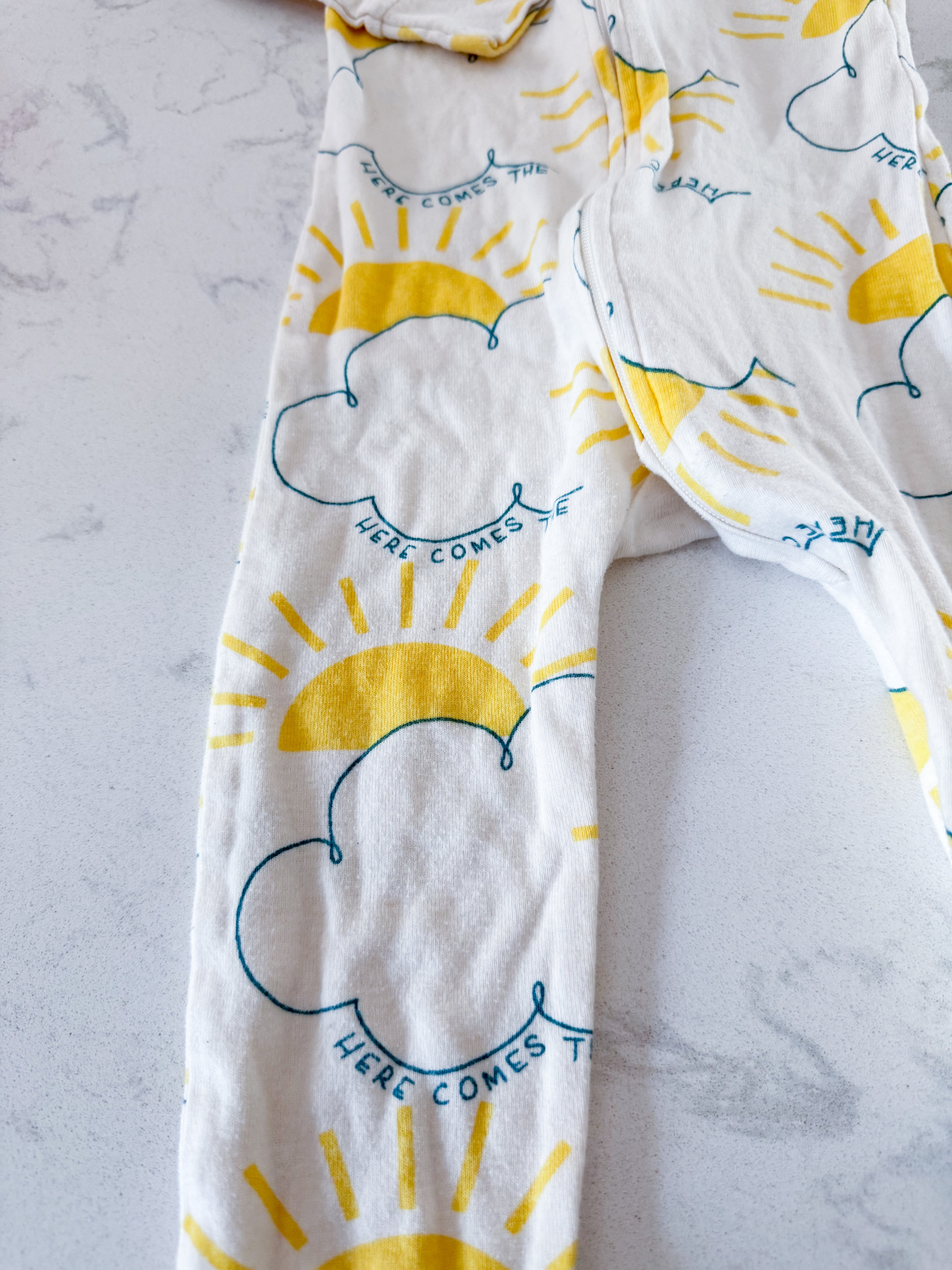 Old Navy- 2T- GUC- white footless zippy jammies with sun graphics