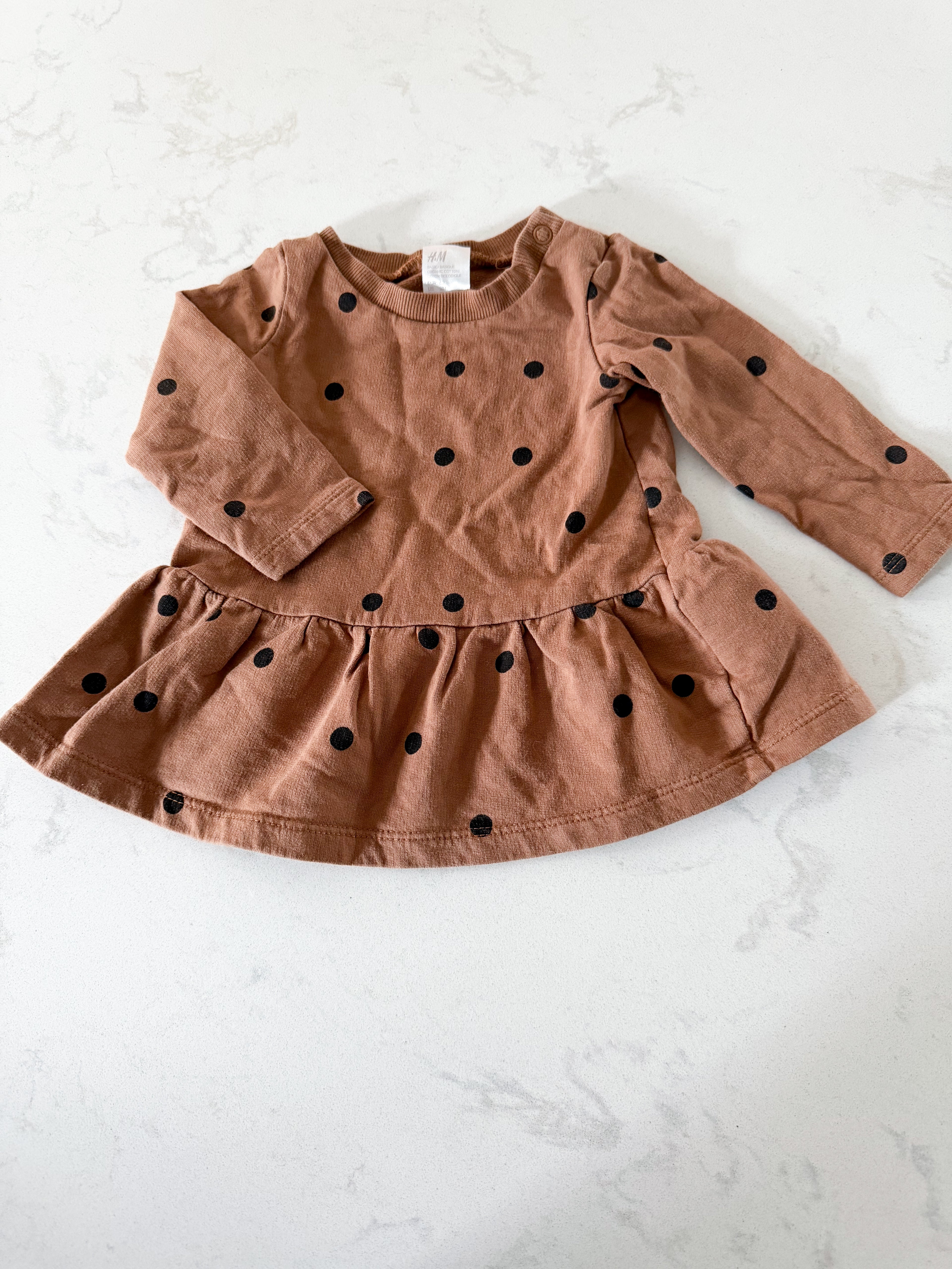 H&M- 3m- VGUC- long sleeve brown dress with black polka dots