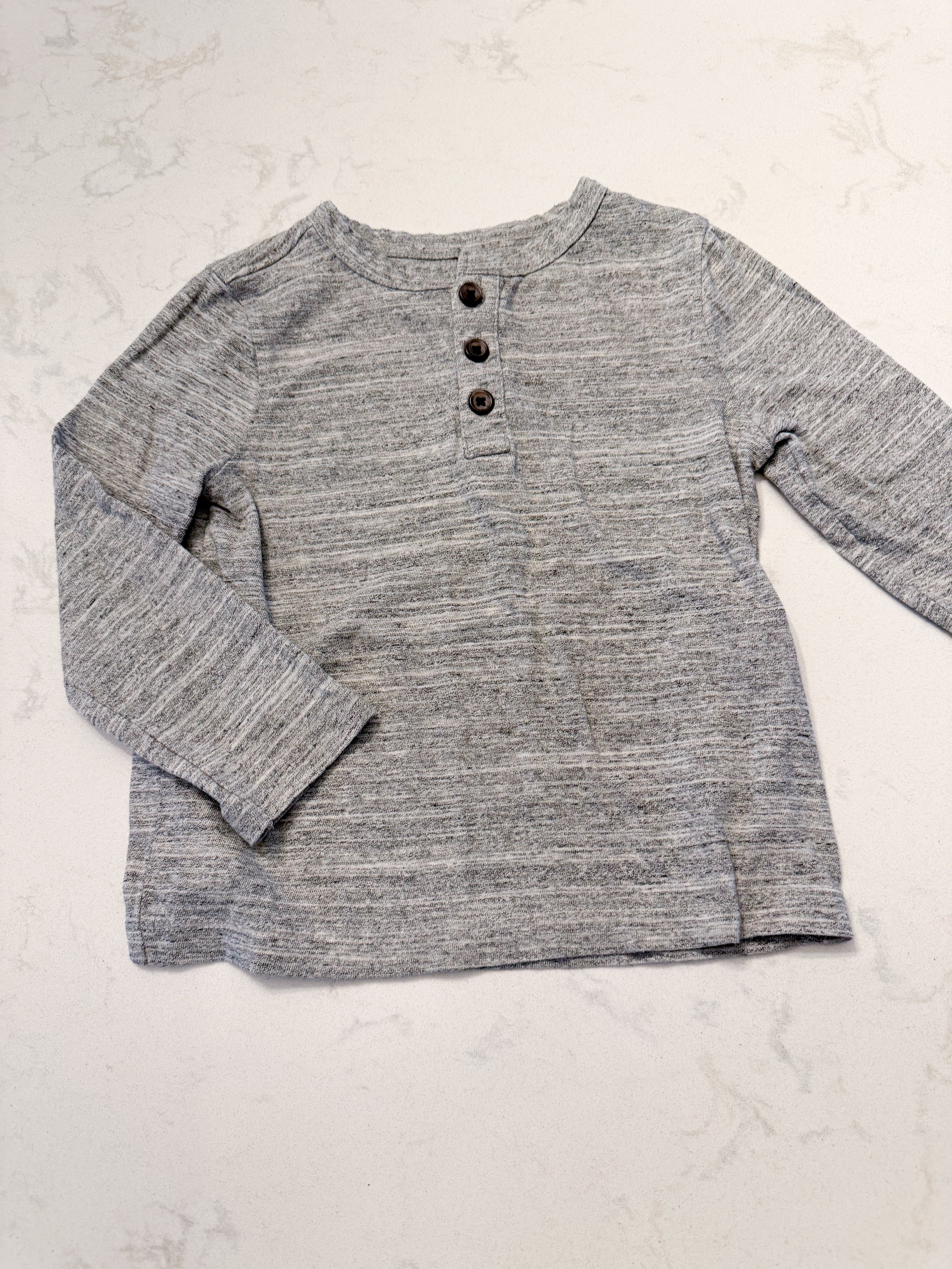 Old Navy- 3T- VGUC- long sleeve grey shirt
