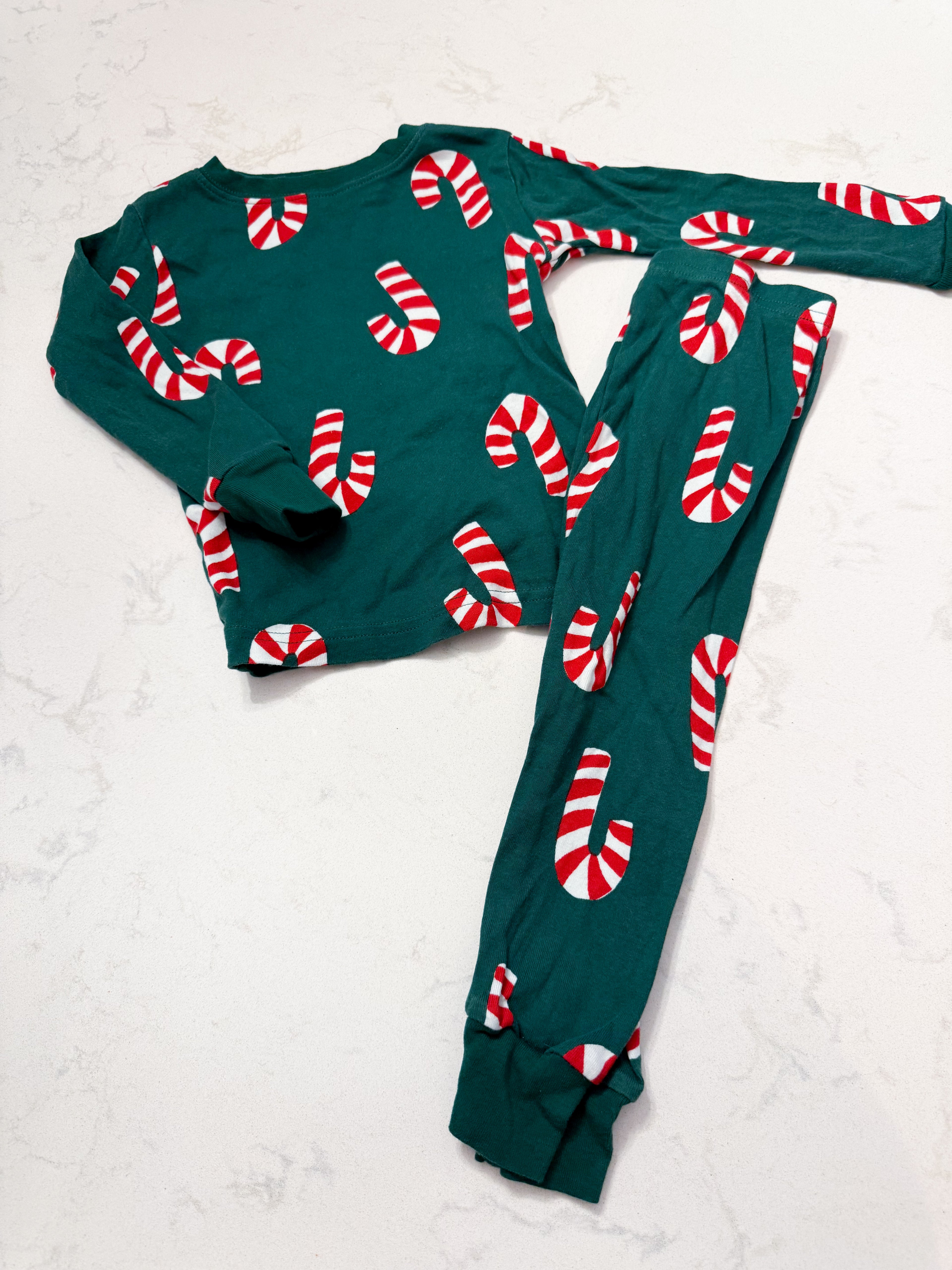 Carter’s-18-24m- GUC- green long sleeve jammies with candy canes