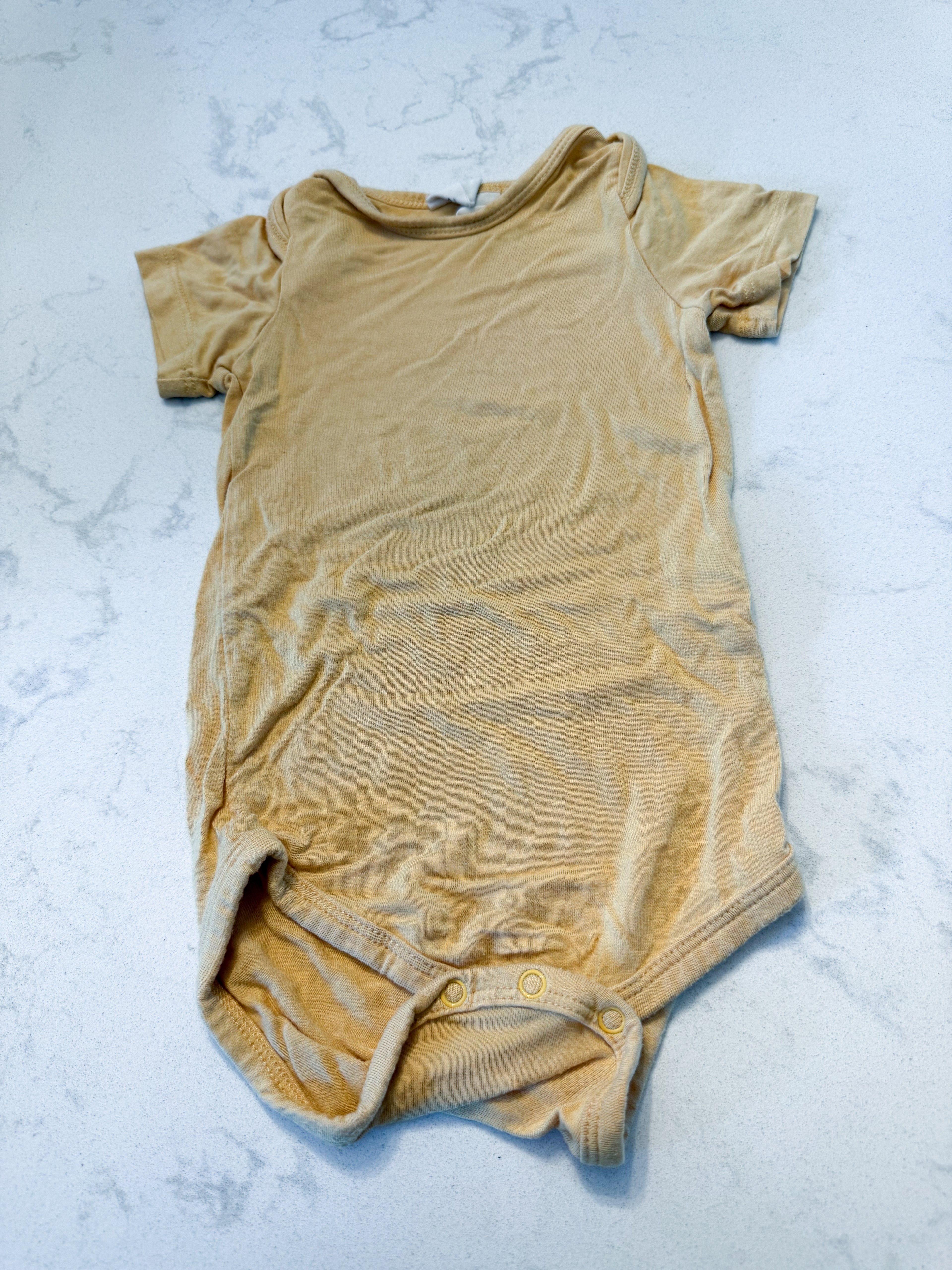 Kyte Baby- 6-12m- GUC- creamy yellow short sleeve bamboo bodysuit