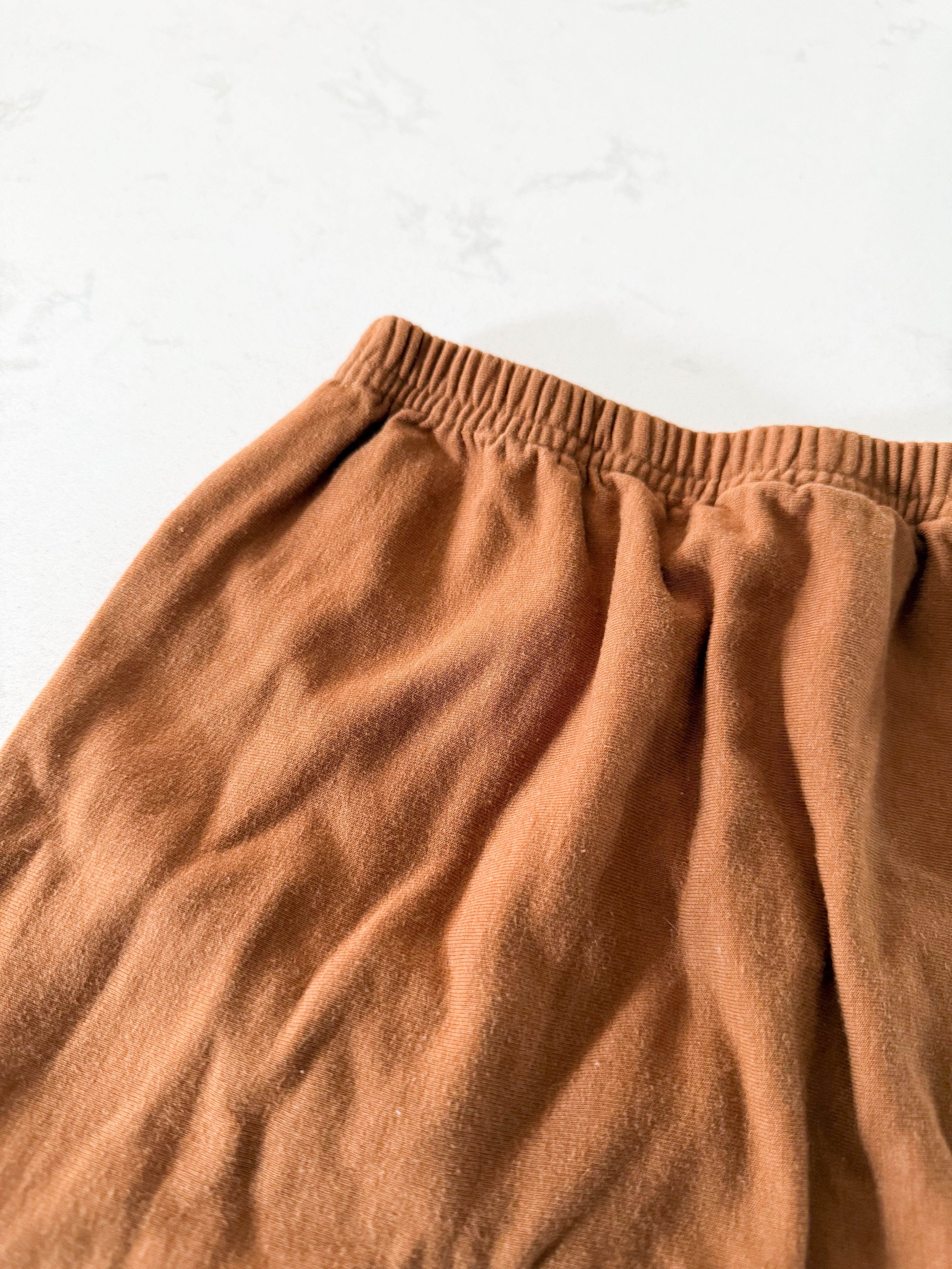 Vi & Jax- 6-12m- GUC- Brown bamboo slouchy pants with fleece lining