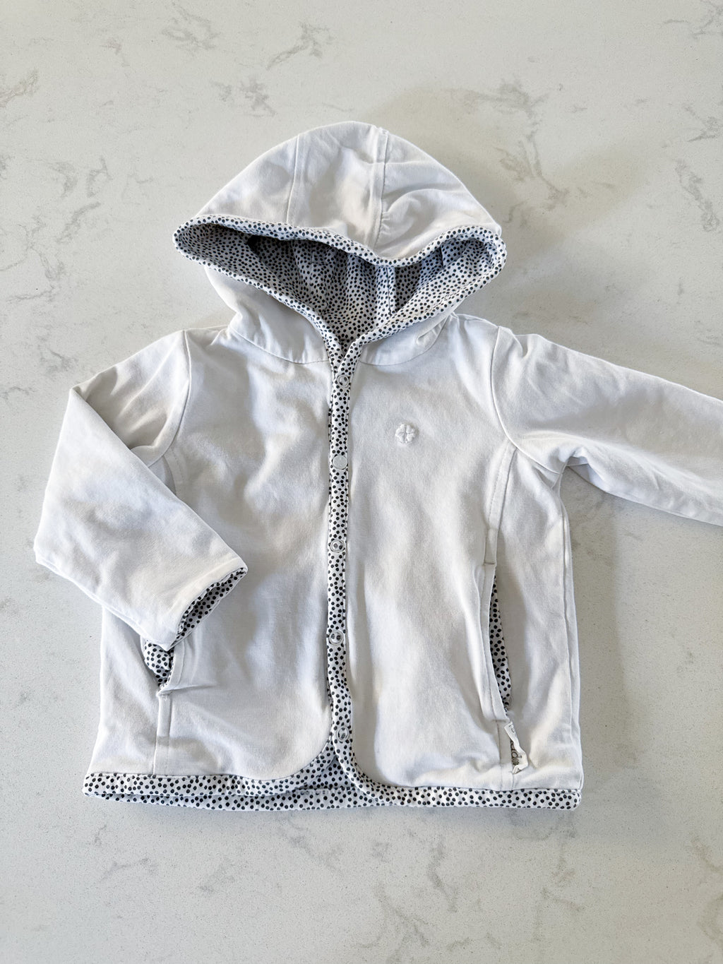 Noppies Baby- 4-6m- VGUC- white with polka dots (reversible to white)