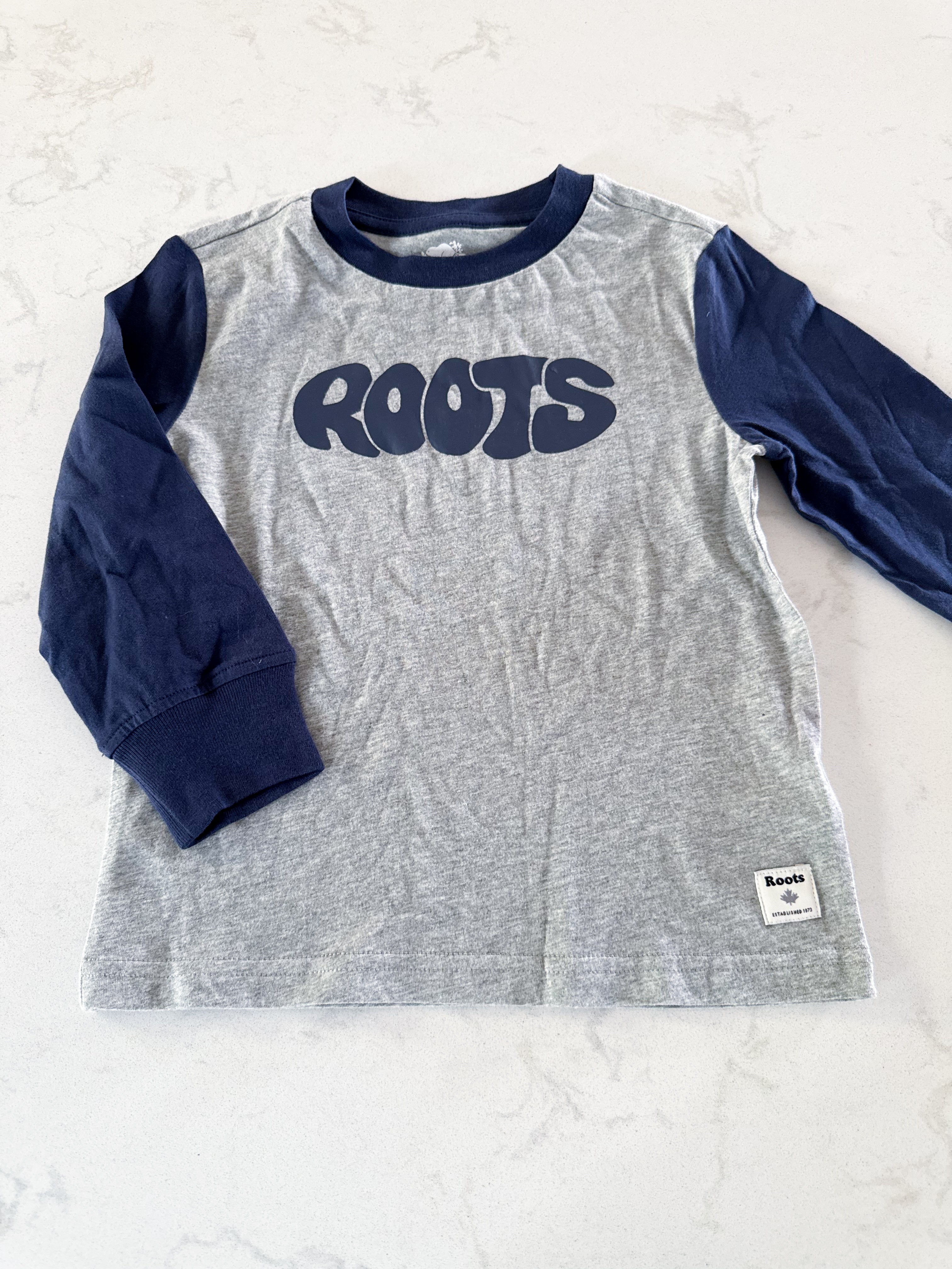 Roots- 4T- VGUC- long sleeve grey and navy shirt with navy writing