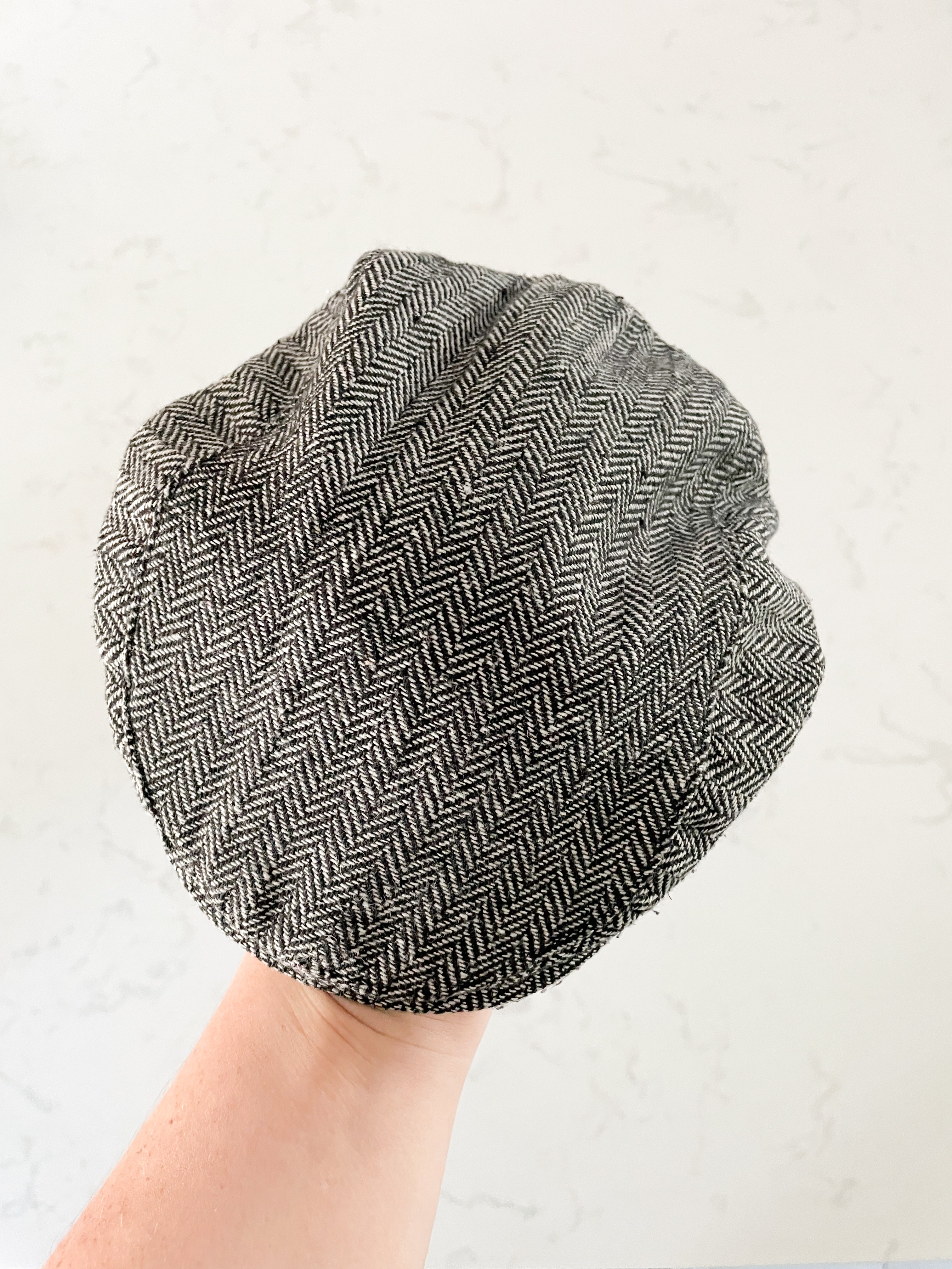 Joe Fresh- 0-12m- GUC- old man hat tweed