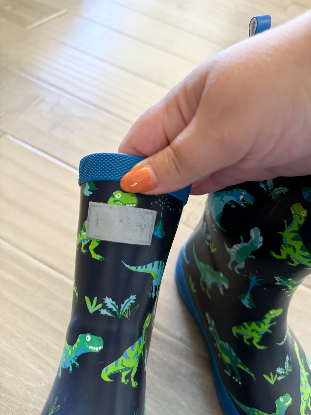 Hatley- 13C- GUC- blue rain boots with green dinosaur pattern