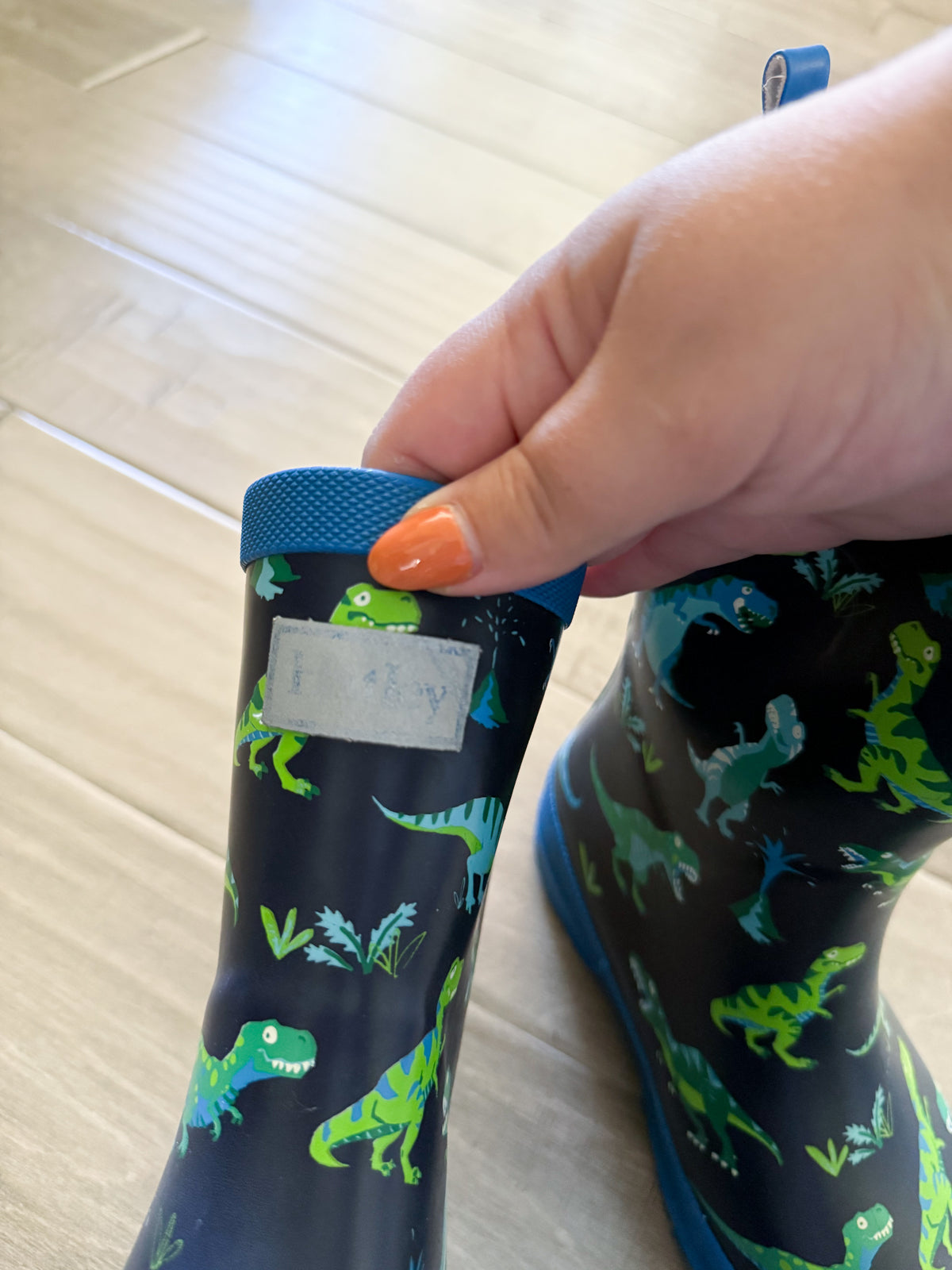 Hatley- 13C- GUC- blue rain boots with green dinosaur pattern