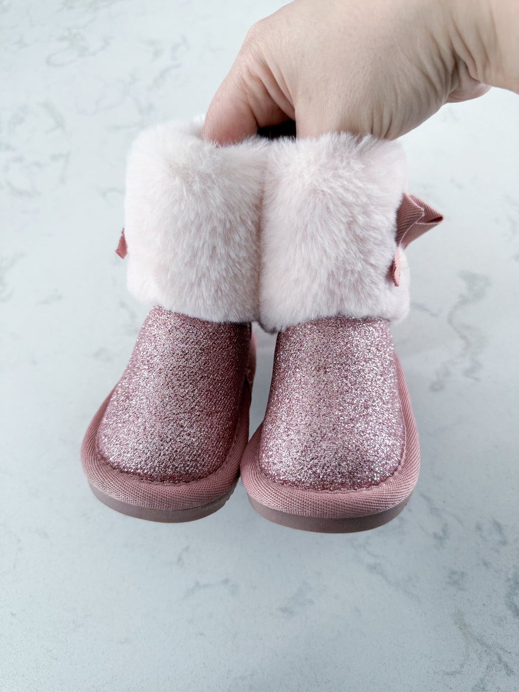Joe Fresh- 5C- EUC- pink sparkly boots with fuzzy lining and pink bow