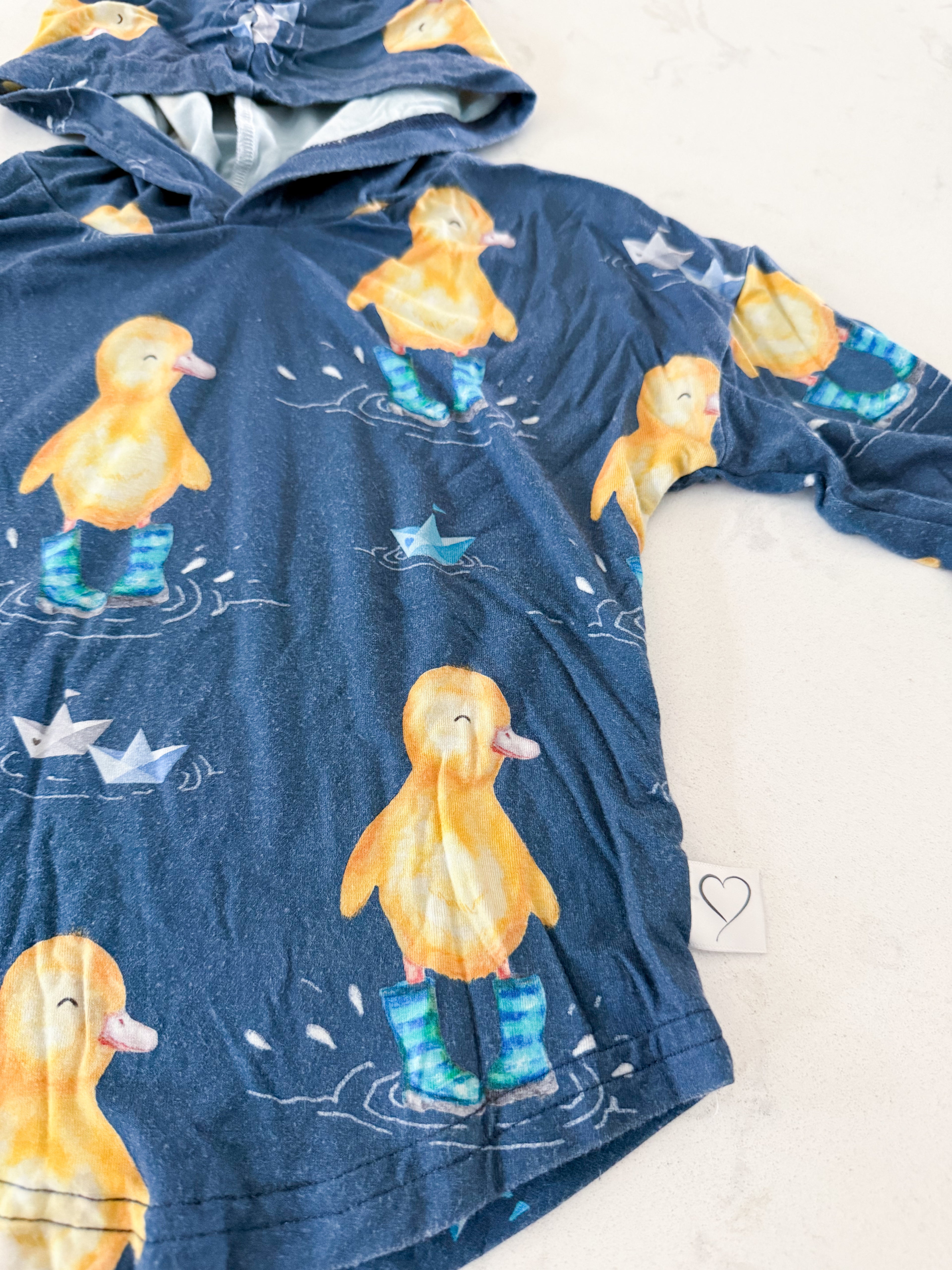 Vi and Jax- 6-12m- PLAY- thin bamboo hoodie with ducks in rubber boots