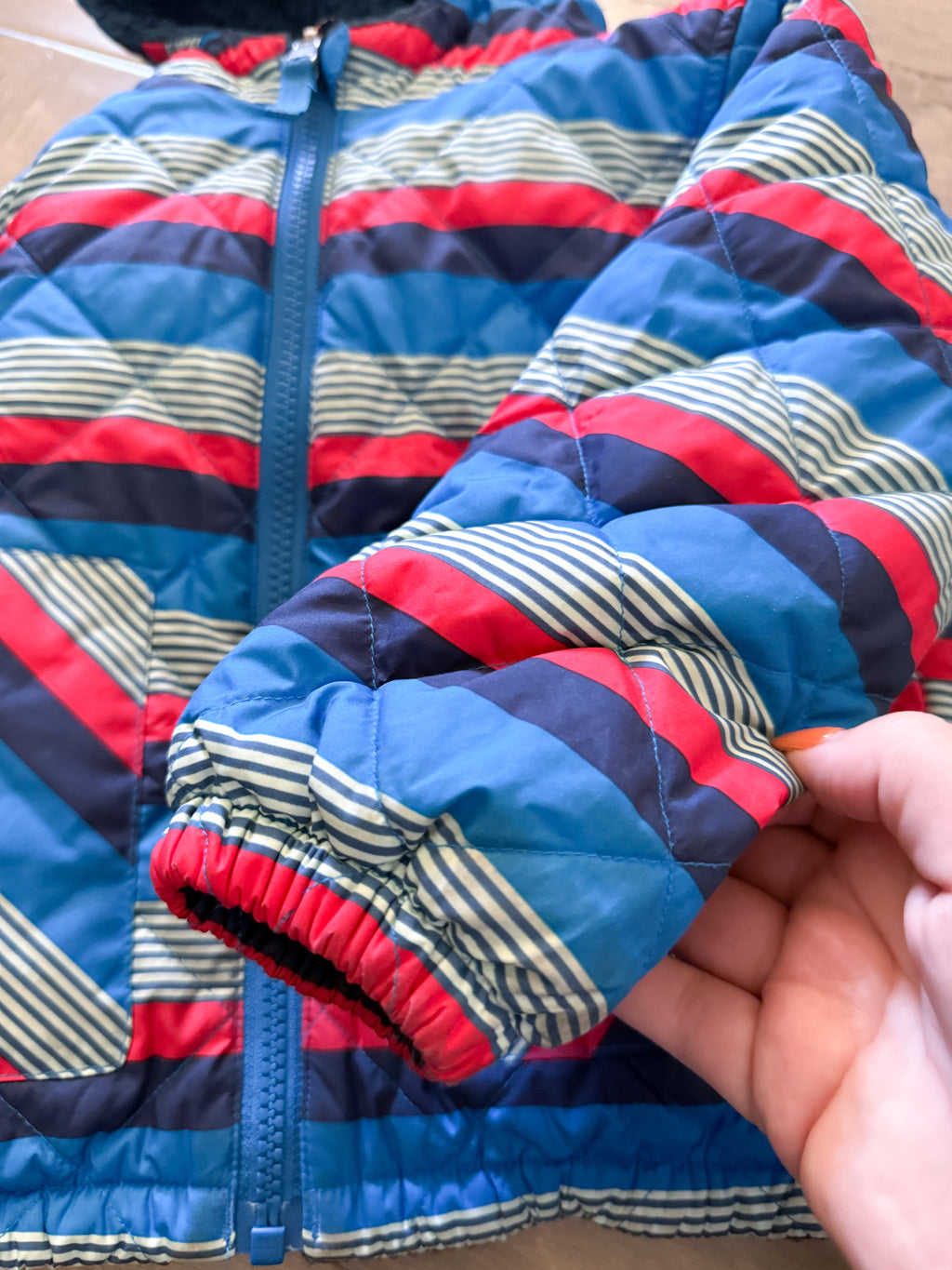 Patagonia- 3T- GUC- reversible blue red and white puffer jacket with thick fleece lining
