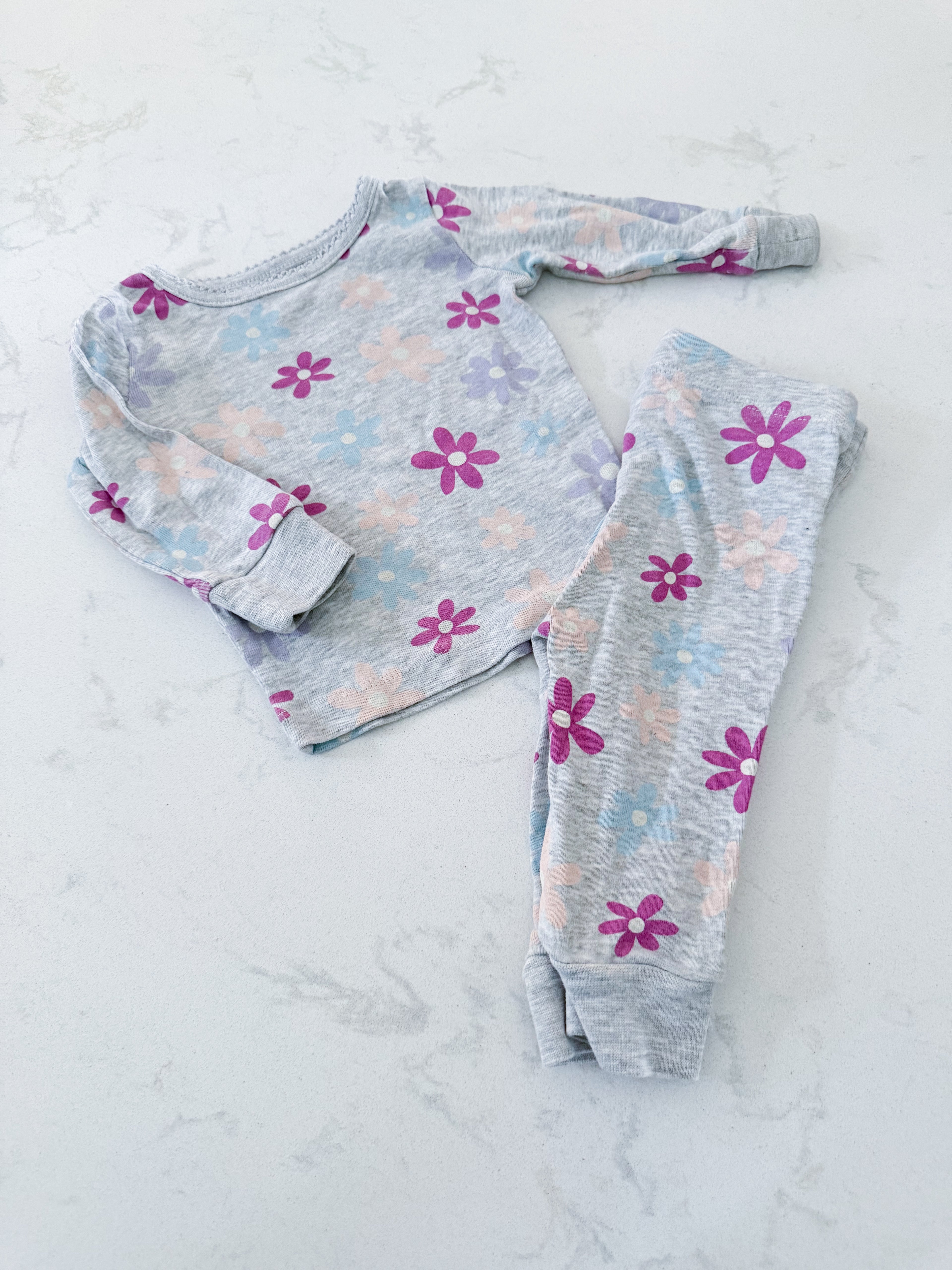 George- 3-6m- GUC- light grey two piece purple and pink floral jammies