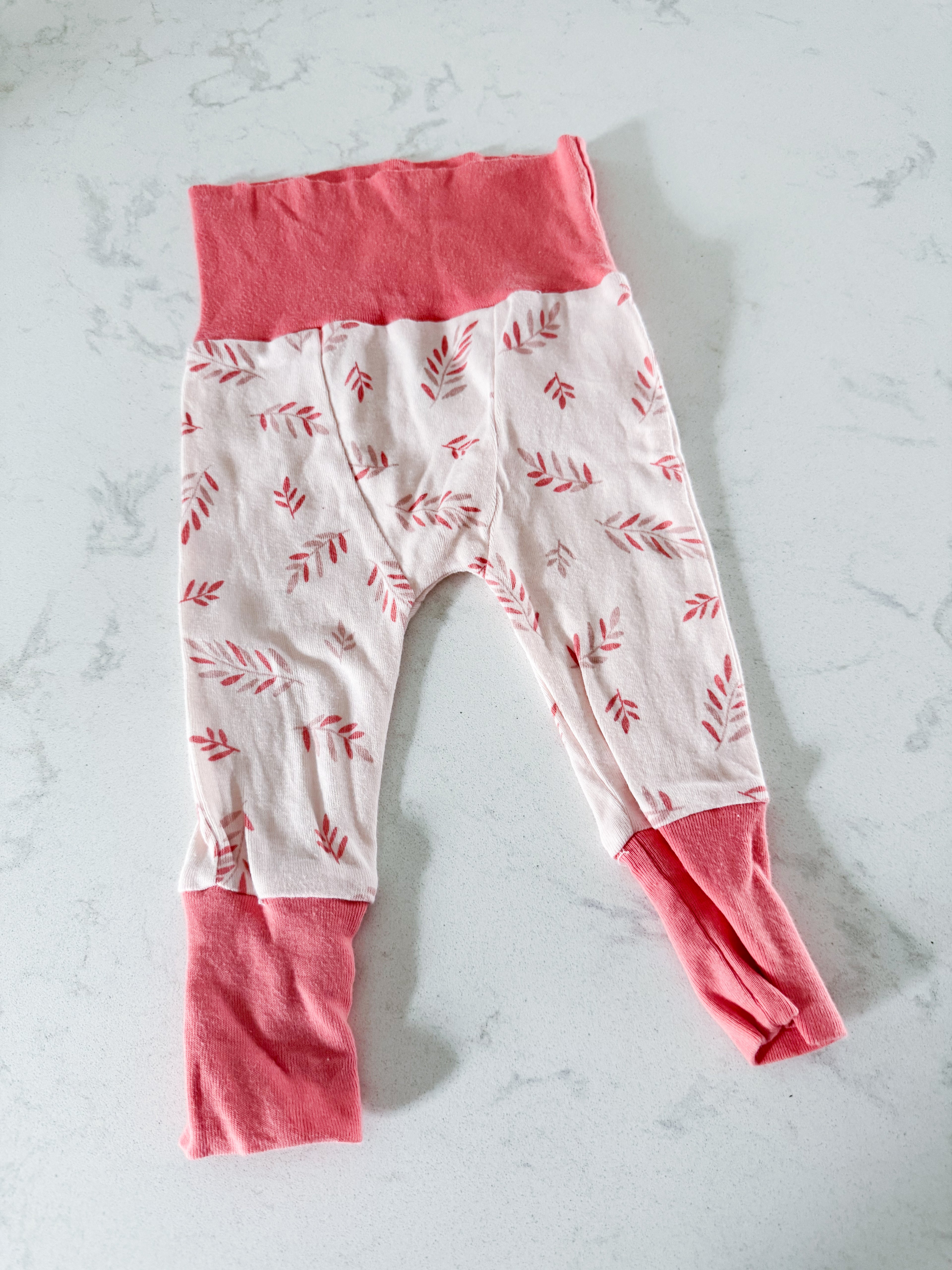 Trois Moutons- 3m- GUC- pink cloth pants with leaves