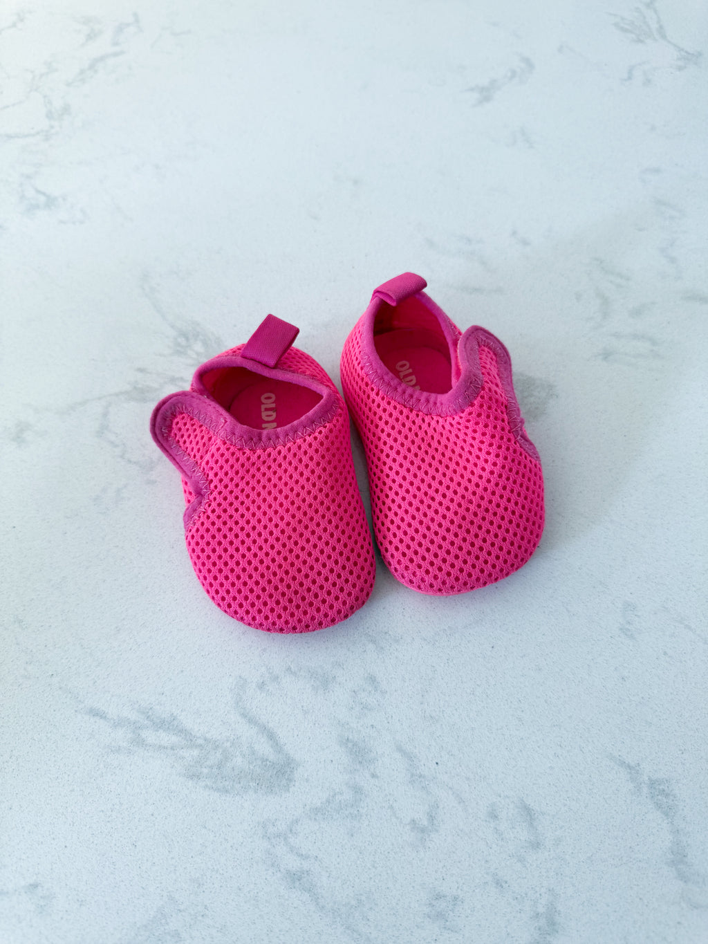 Old Navy- 3-6m- GUC- bright pink water shoes f