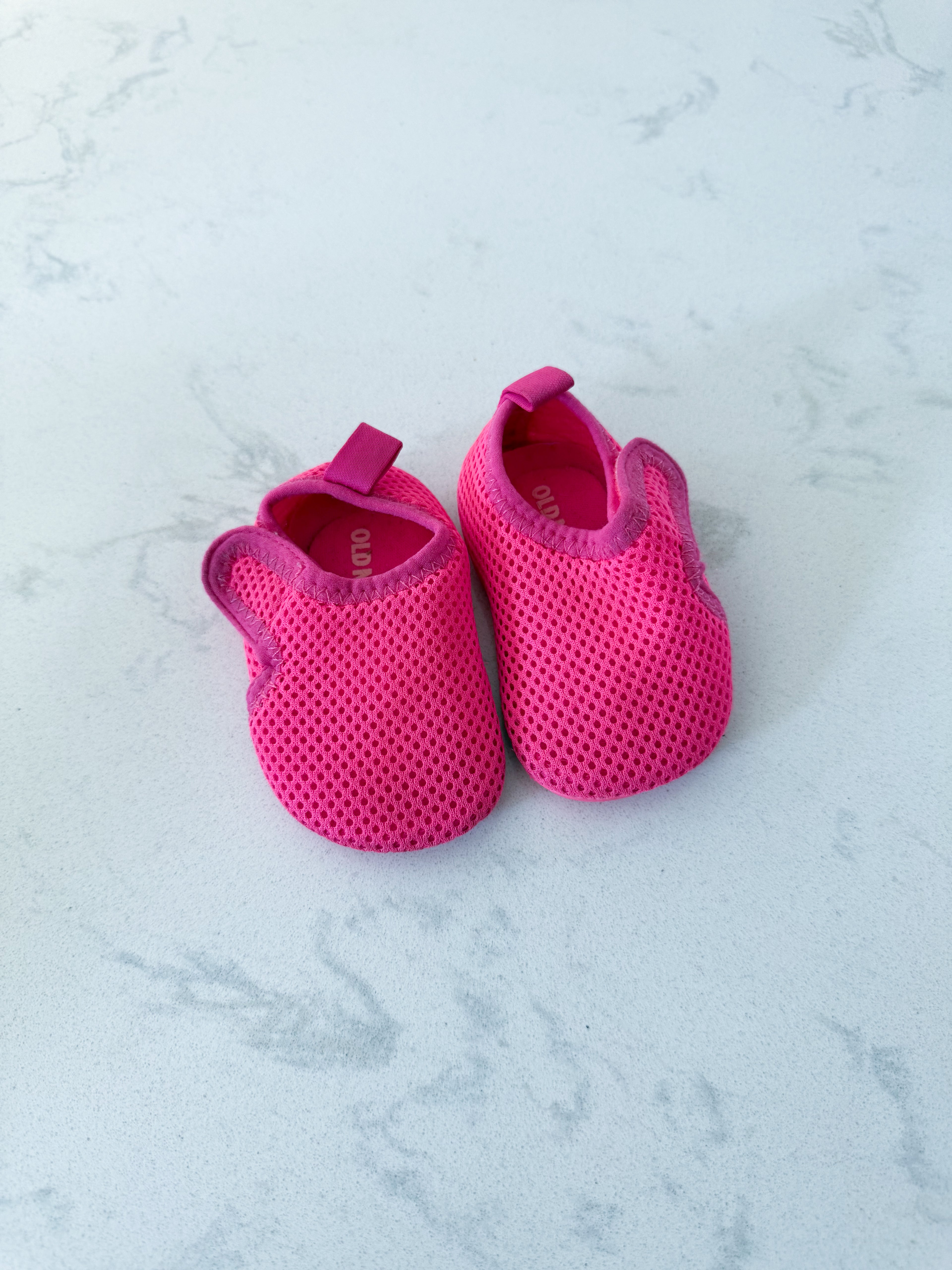 Old Navy- 3-6m- GUC- bright pink water shoes f