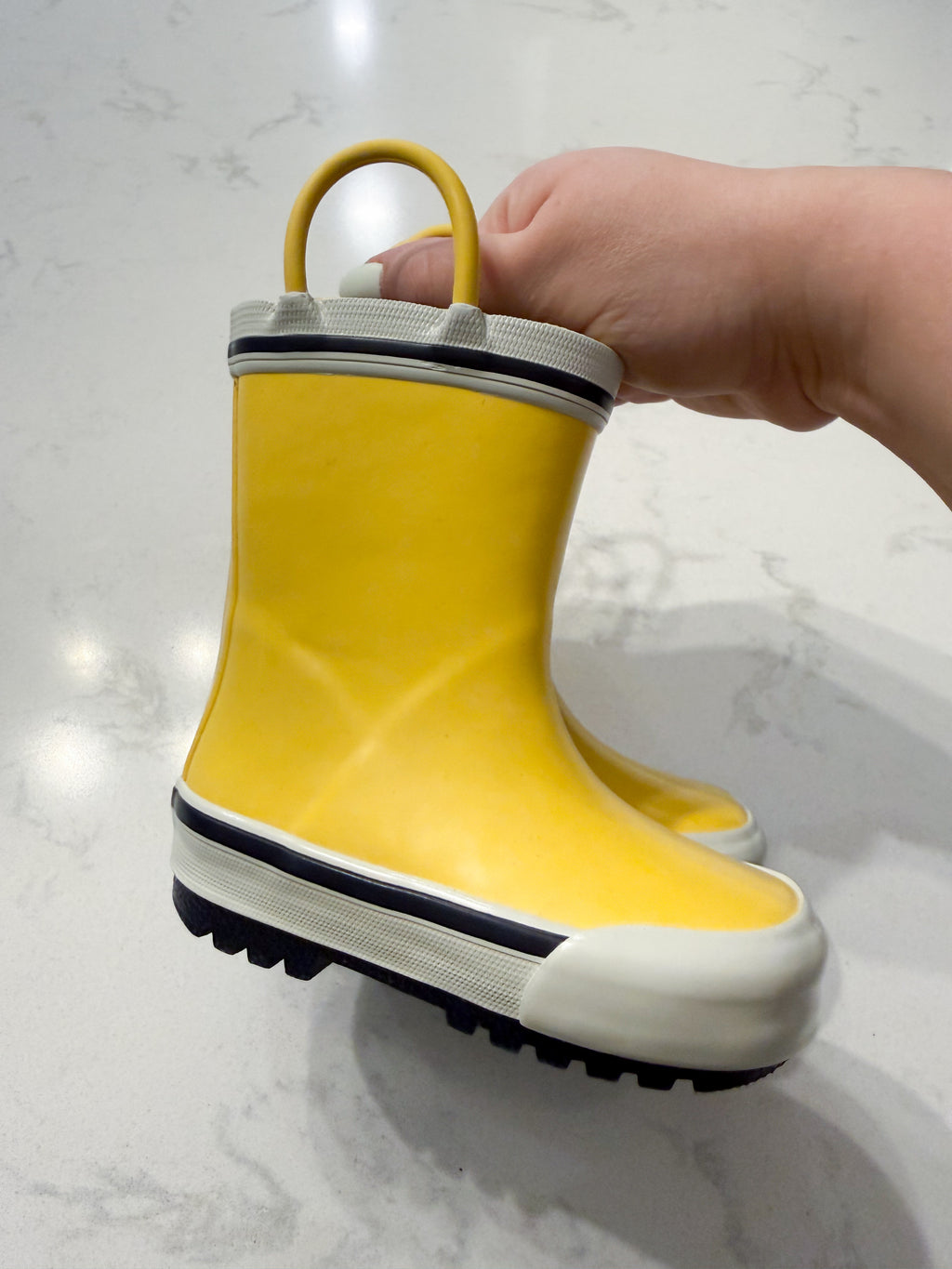 Joe Fresh- 5C- VGUC- yellow rain boots with pull on straps