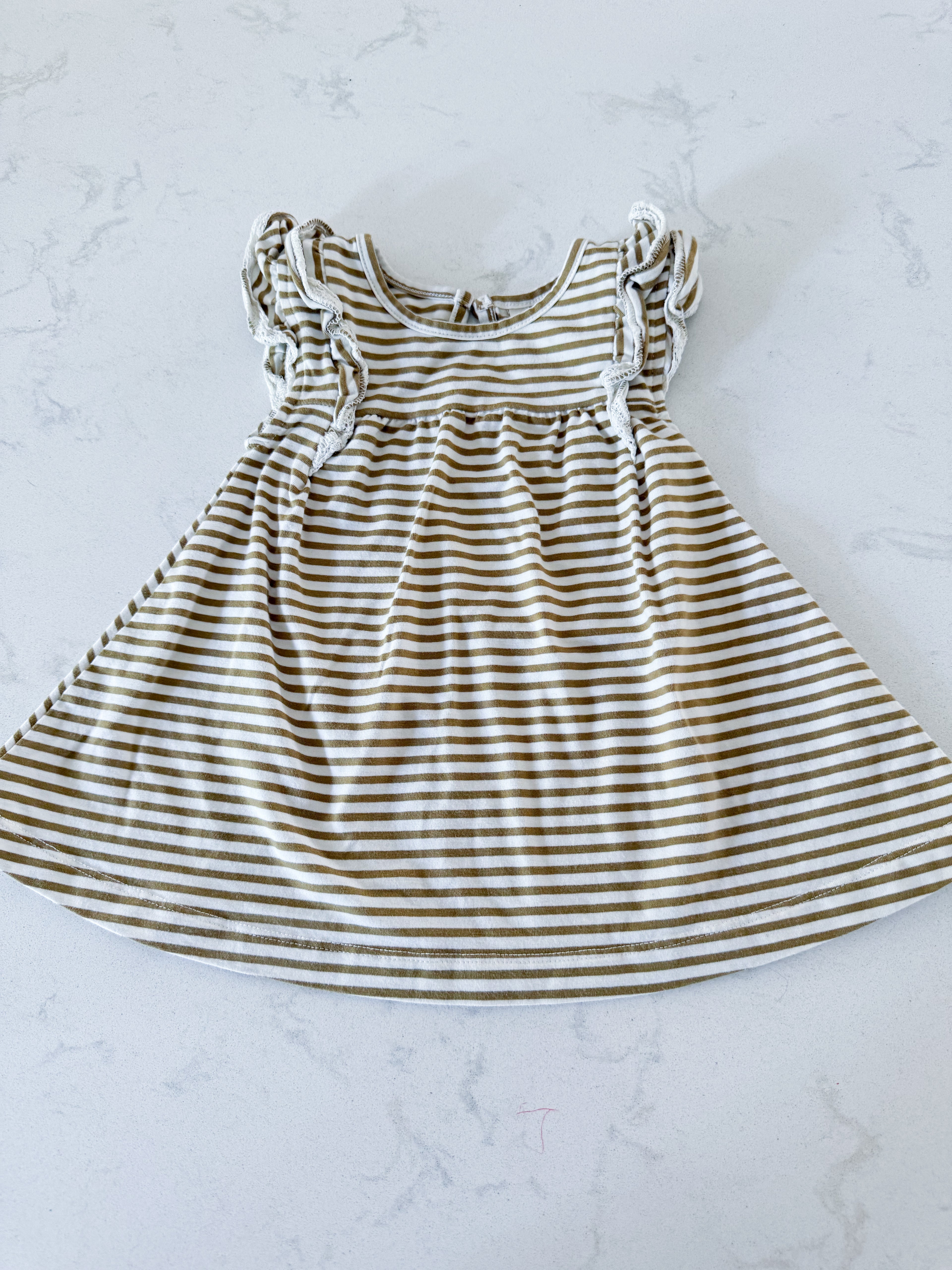 Quincy Mae- 6-12m- VGUC- beige and white horizontal striped dress with ruffle straps
