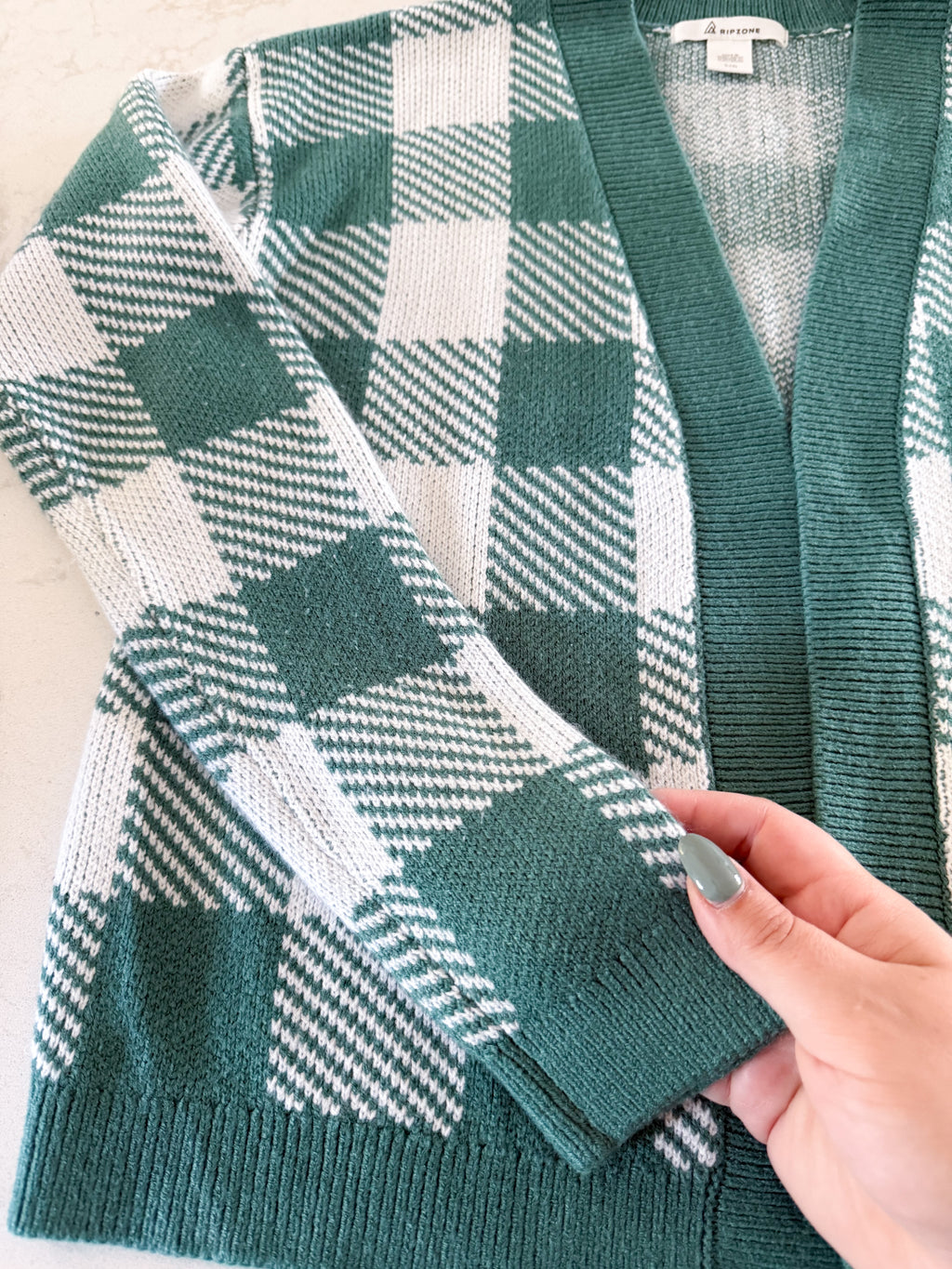 RipZone-14-16Y- GUC- green and white plaid cardigan