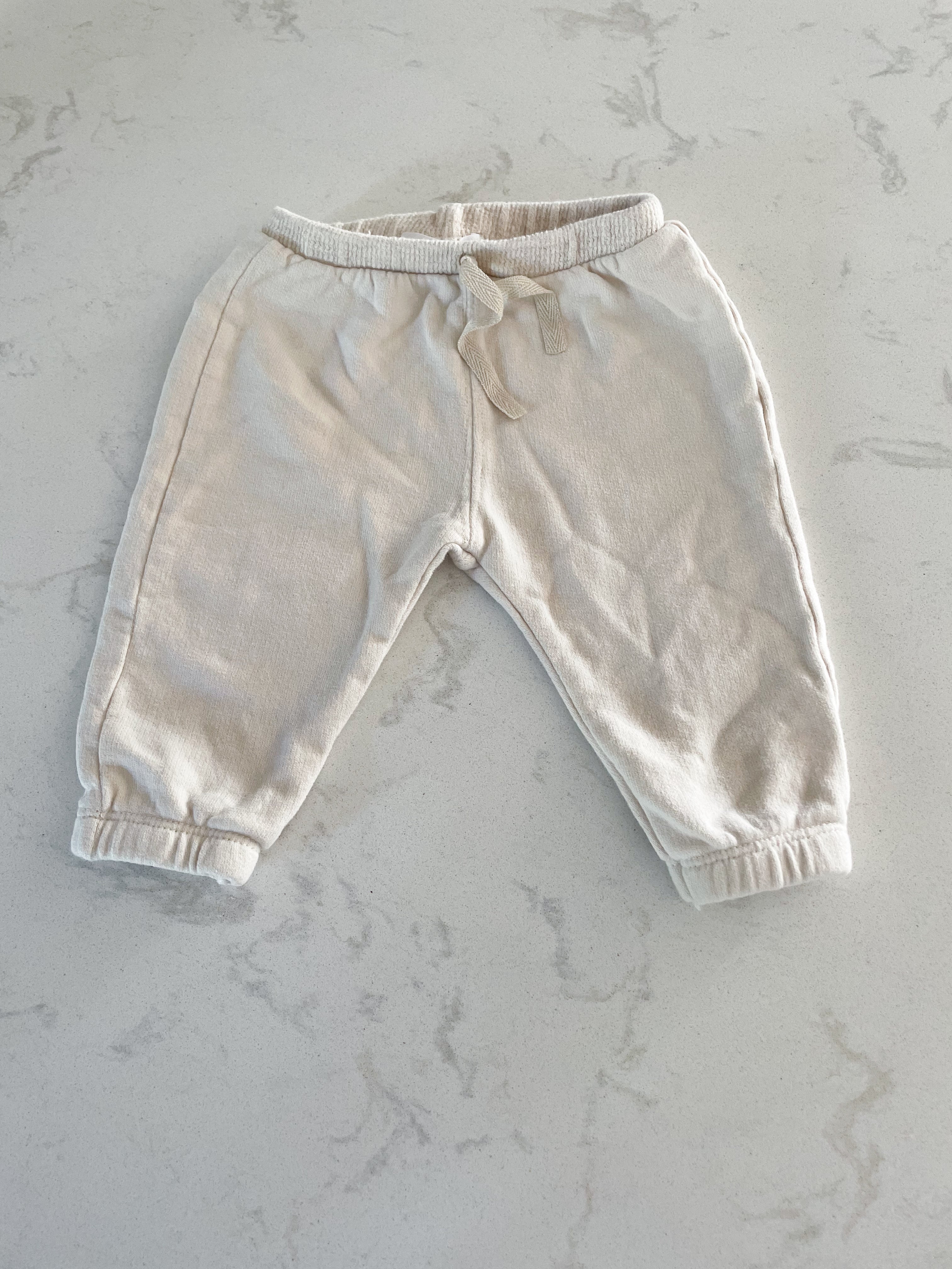 Zara-1-3m-PLAY- cream sweat pants