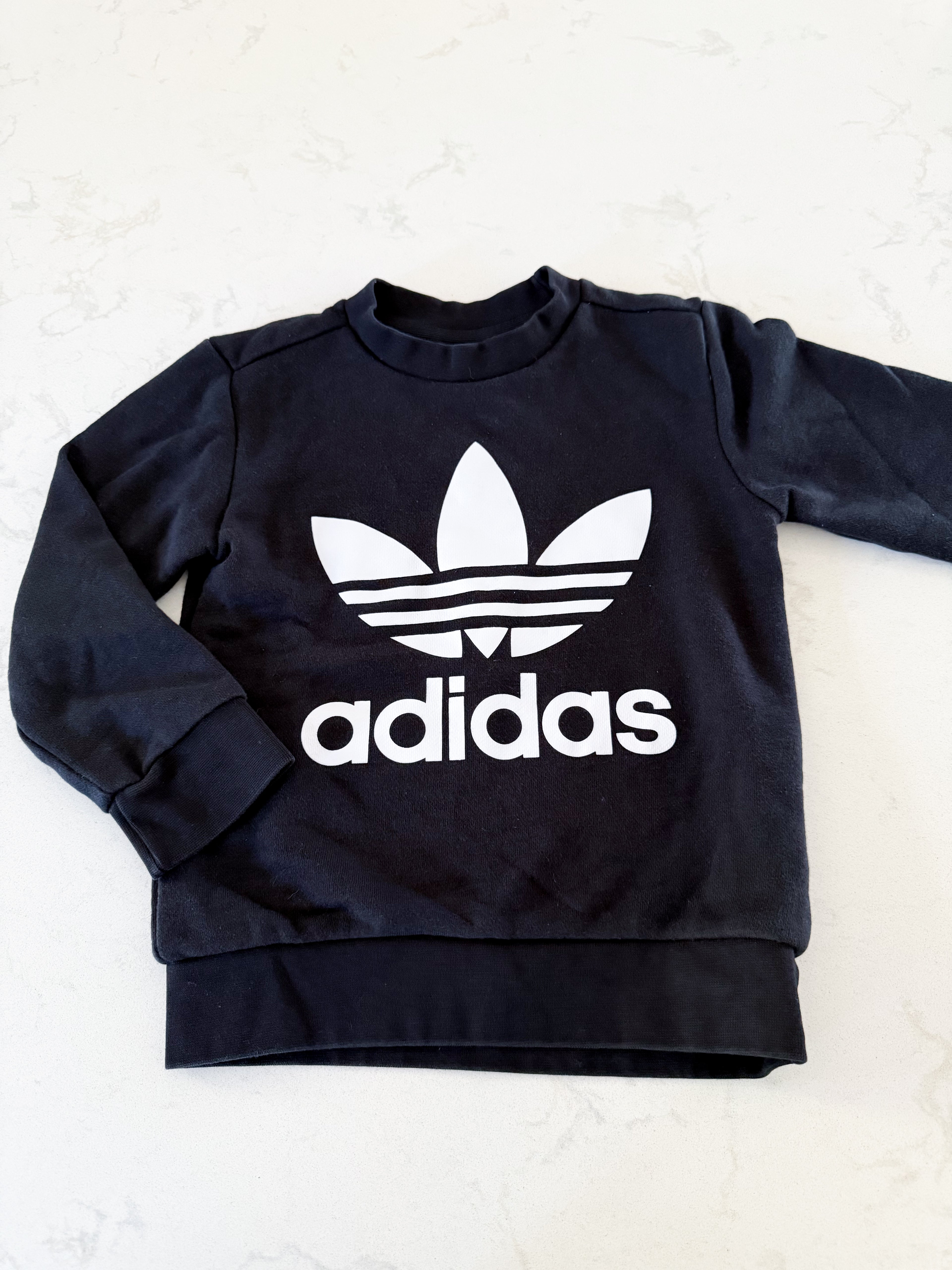 Adidas-4-5Y- GUC- black long sleeve crewneck with adidas symbol