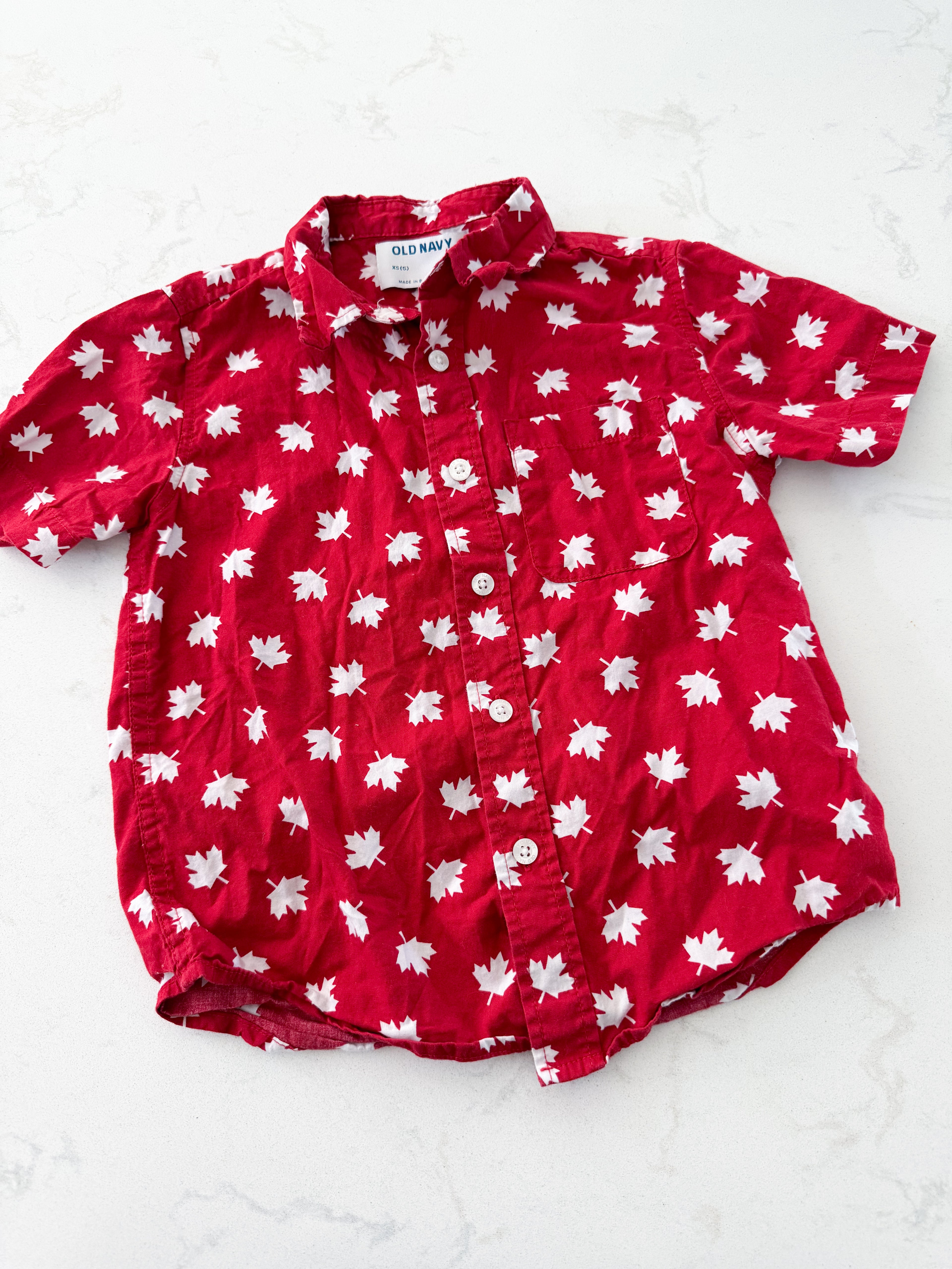 Old Navy- 5T- VGUC- red button up dress shirt with white Canada leaf pattern on front