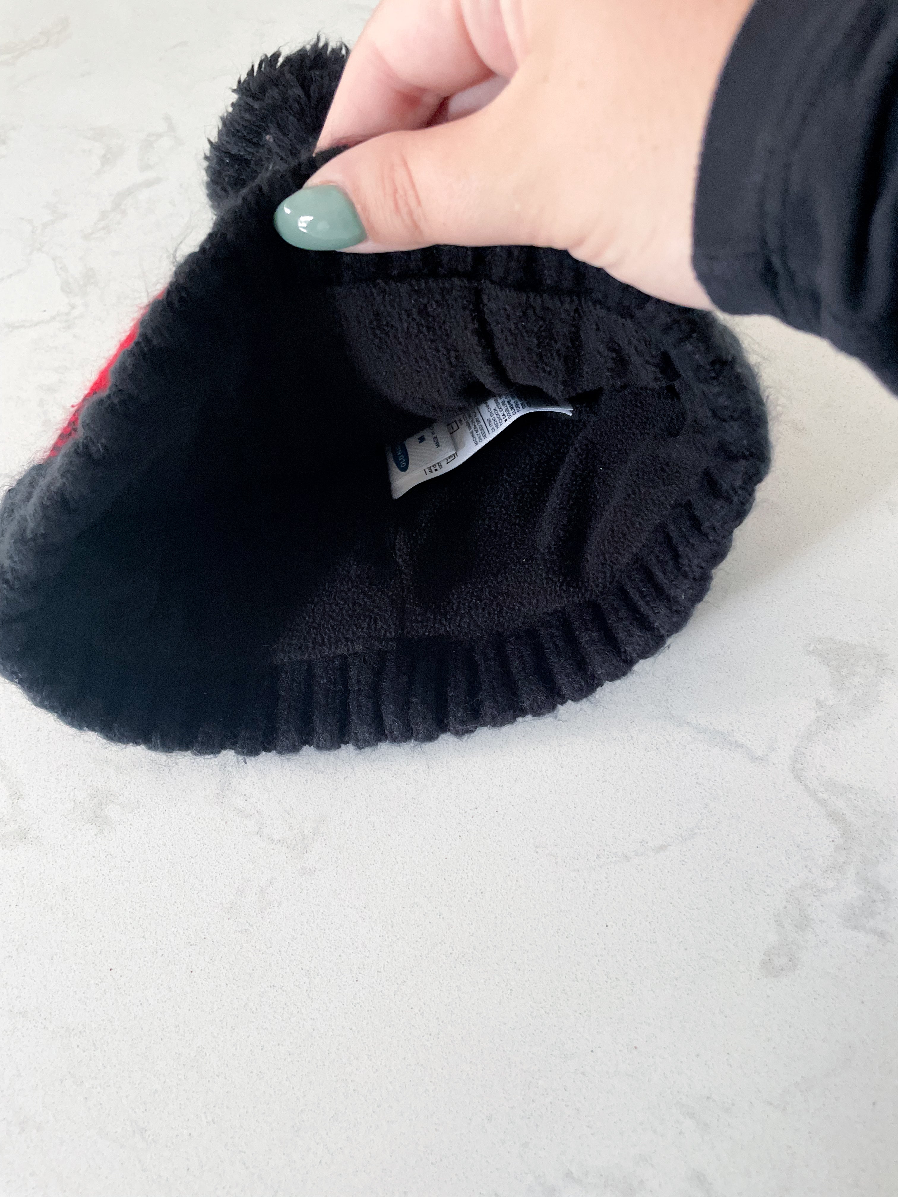 Old Navy-M(toddler)-GUC-black and red checkered toque with Pom Pom